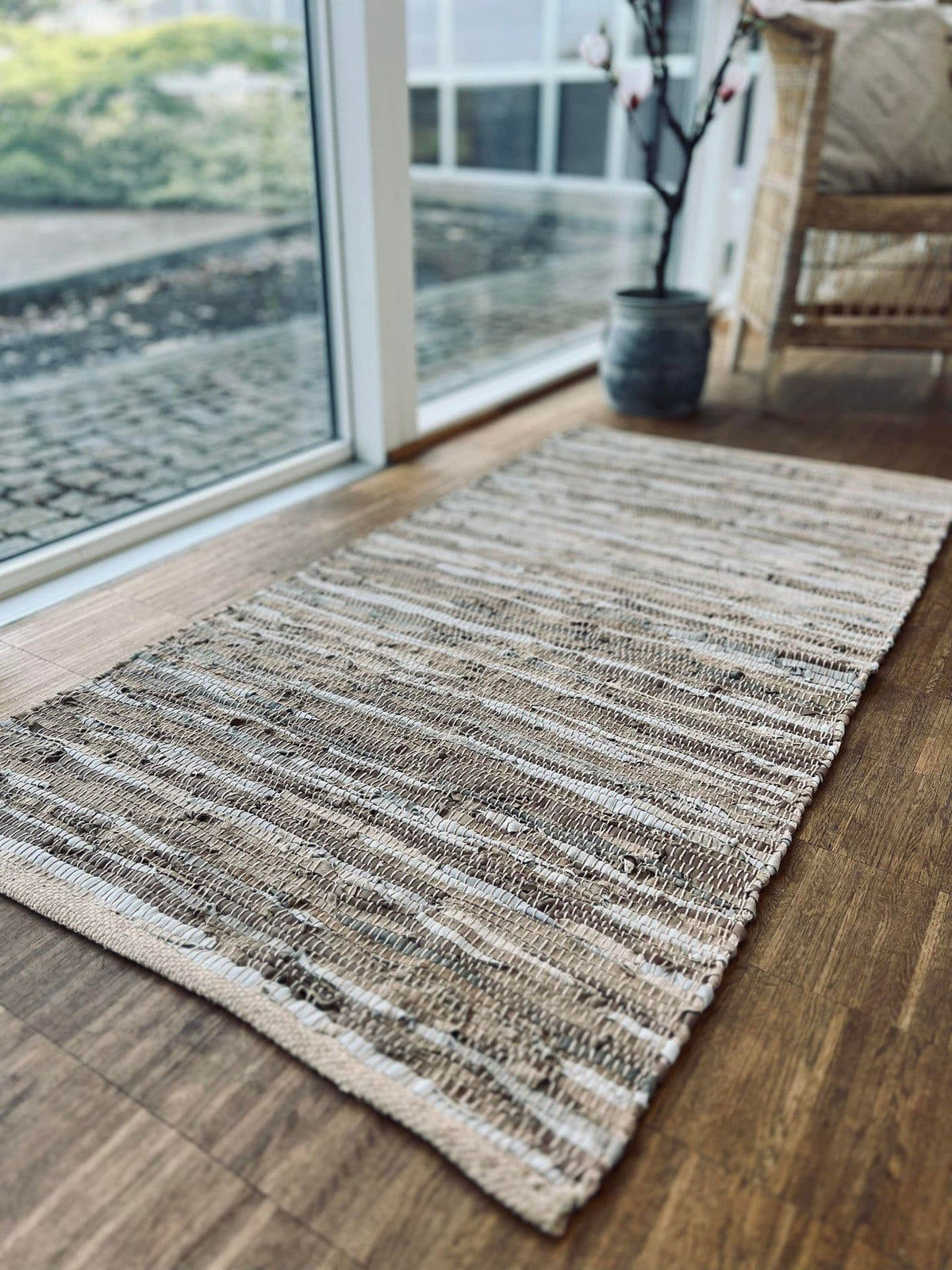 Gulvtæppe i læder - 70x140cm Beige - VIAMAJA.DK