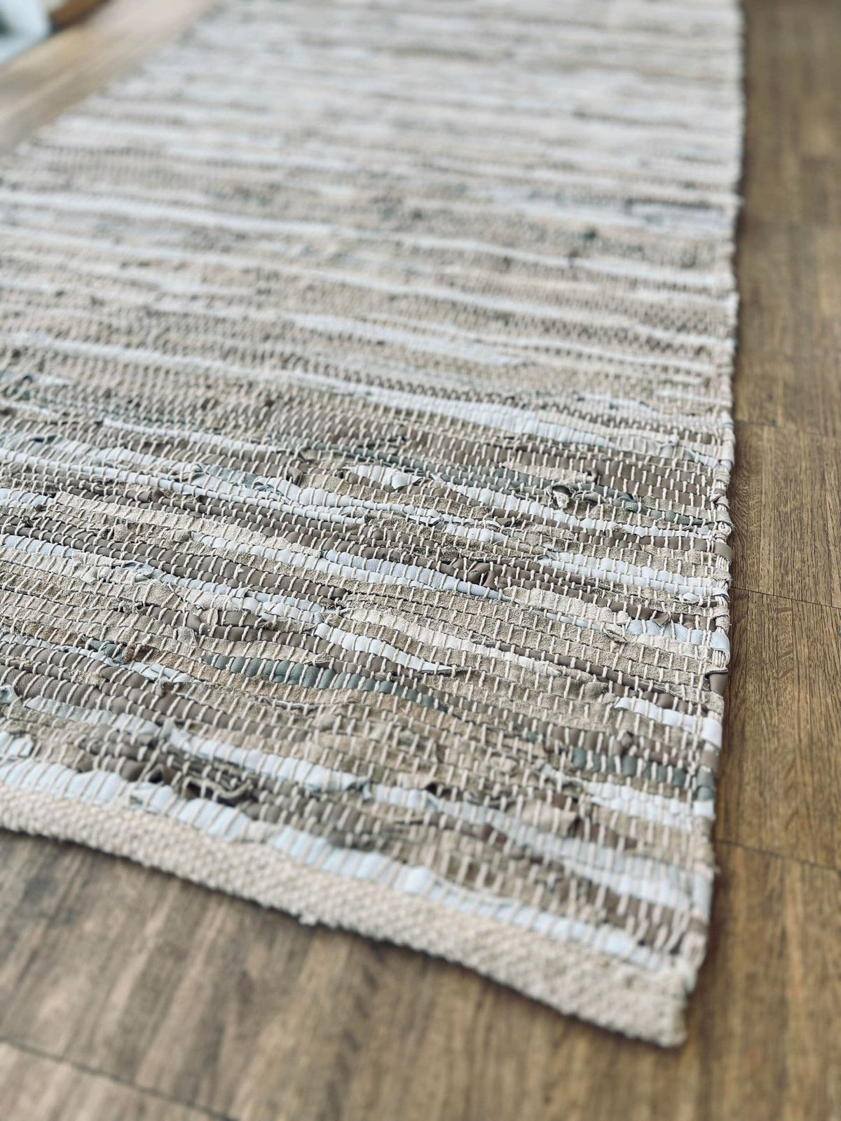 Gulvtæppe i læder - 70x140cm Beige - VIAMAJA.DK