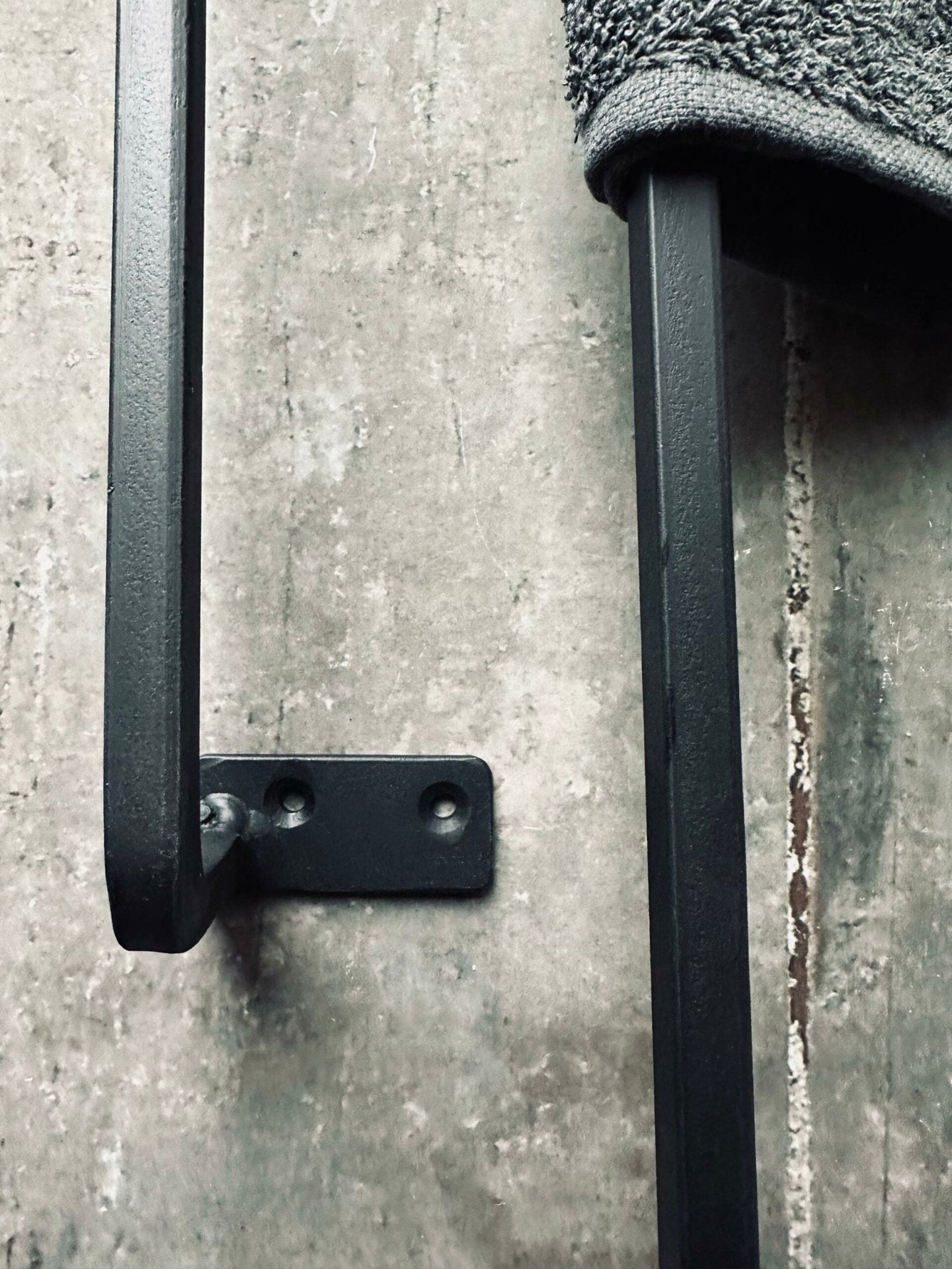 Håndklædeholder - Black 60cm - VIAMAJA.DK