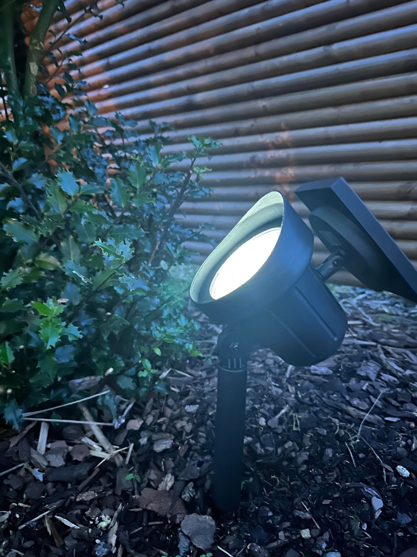 Havespot med solceller – Large - VIAMAJA.DK