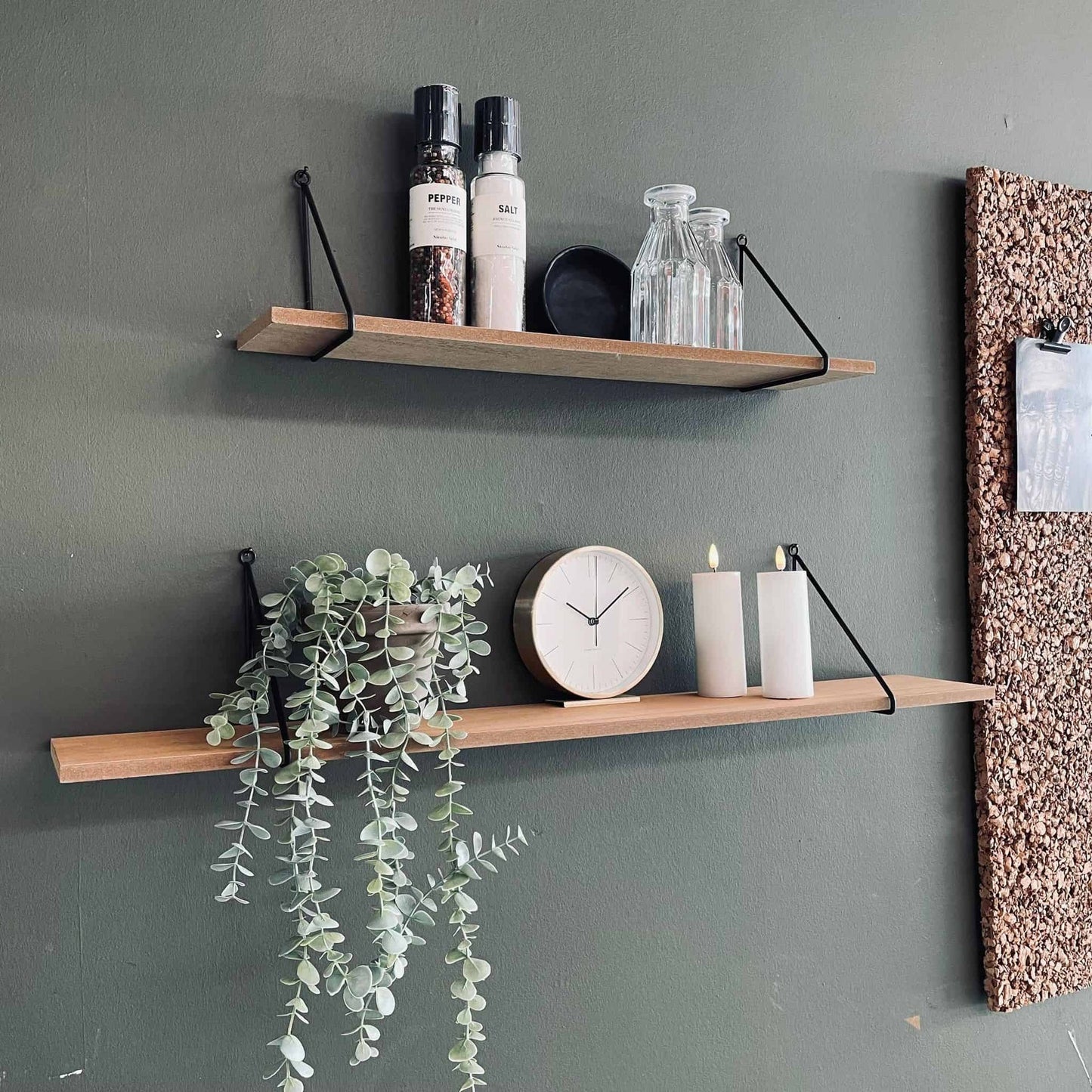 Hylde i træ og metal – 90cm - VIAMAJA.DK