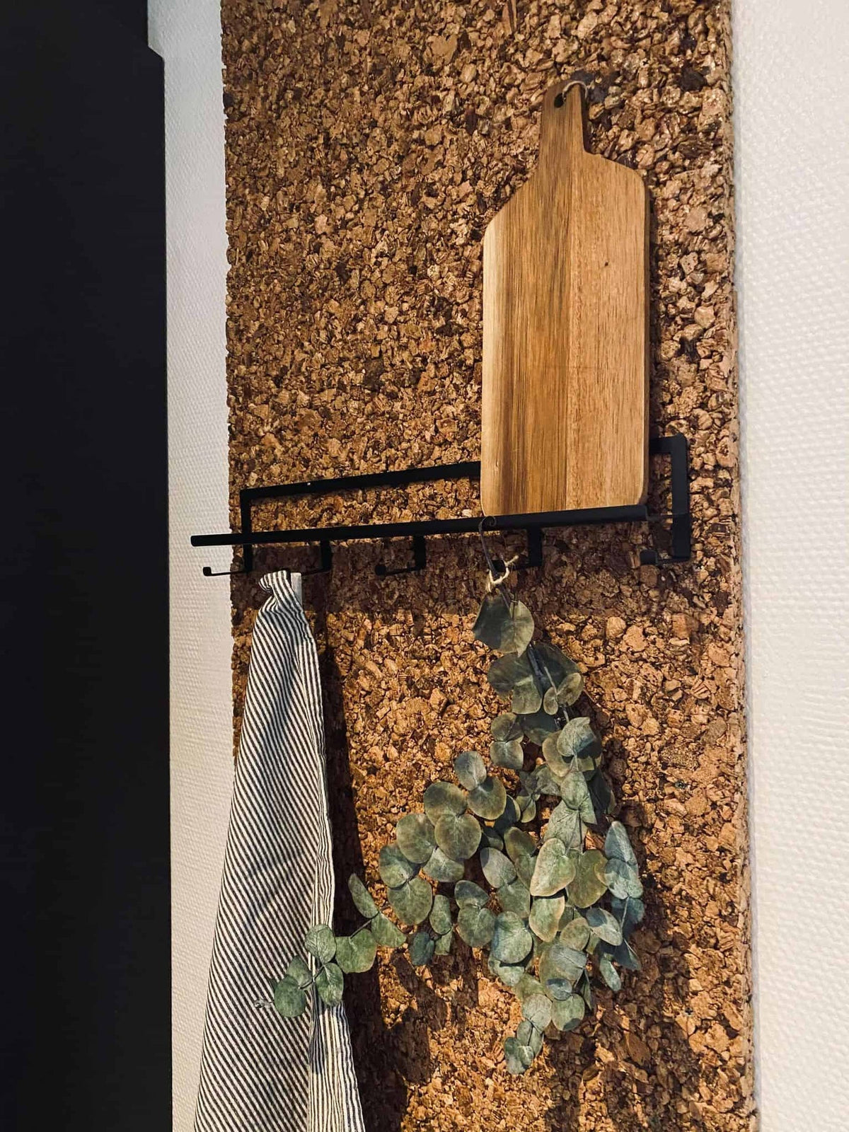 Hylde med knager - 45cm - VIAMAJA.DK
