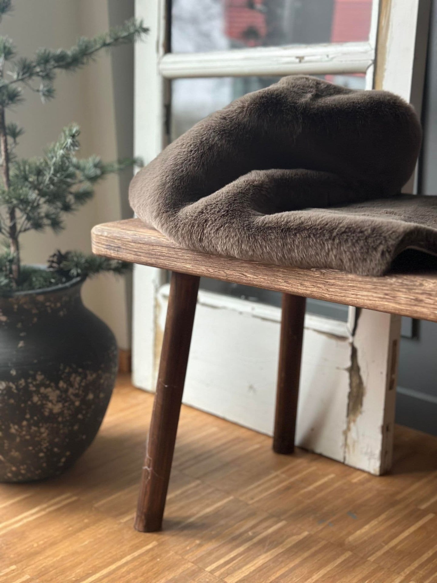 Imiteret Taupe pels - 60x90cm - VIAMAJA.DK