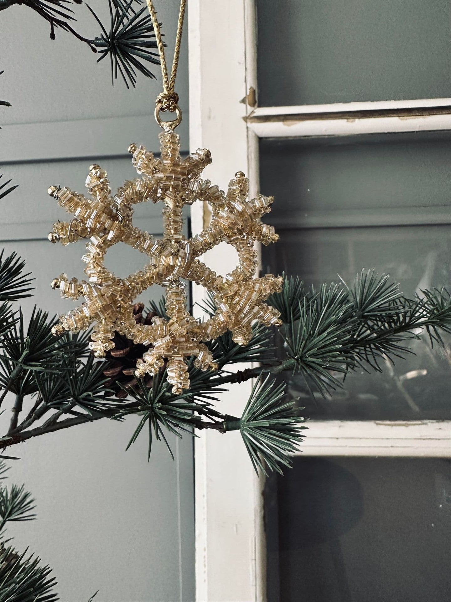 Juleophæng Snefnug mix guld 8cm - VIAMAJA.DK