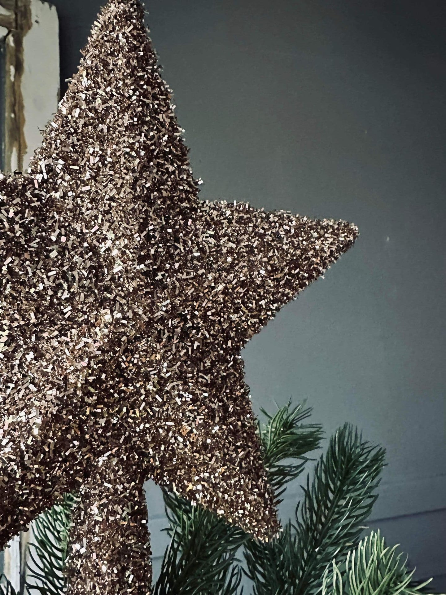Julestjerne til juletræ 27 cm - Champagne / Gold - VIAMAJA.DK