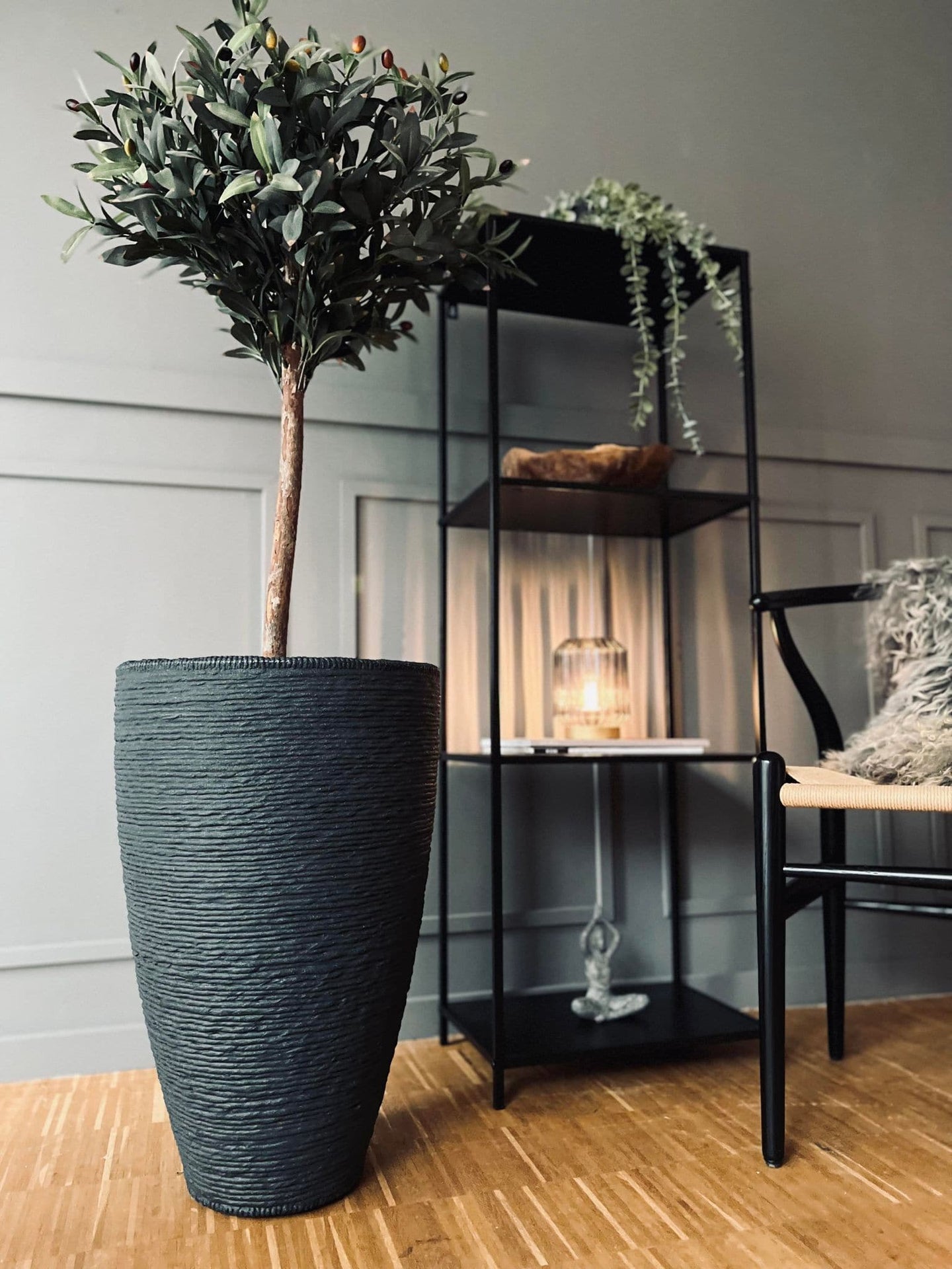 Krukke i plast - Vandret mønster - Koks H 60 cm - VIAMAJA.DK