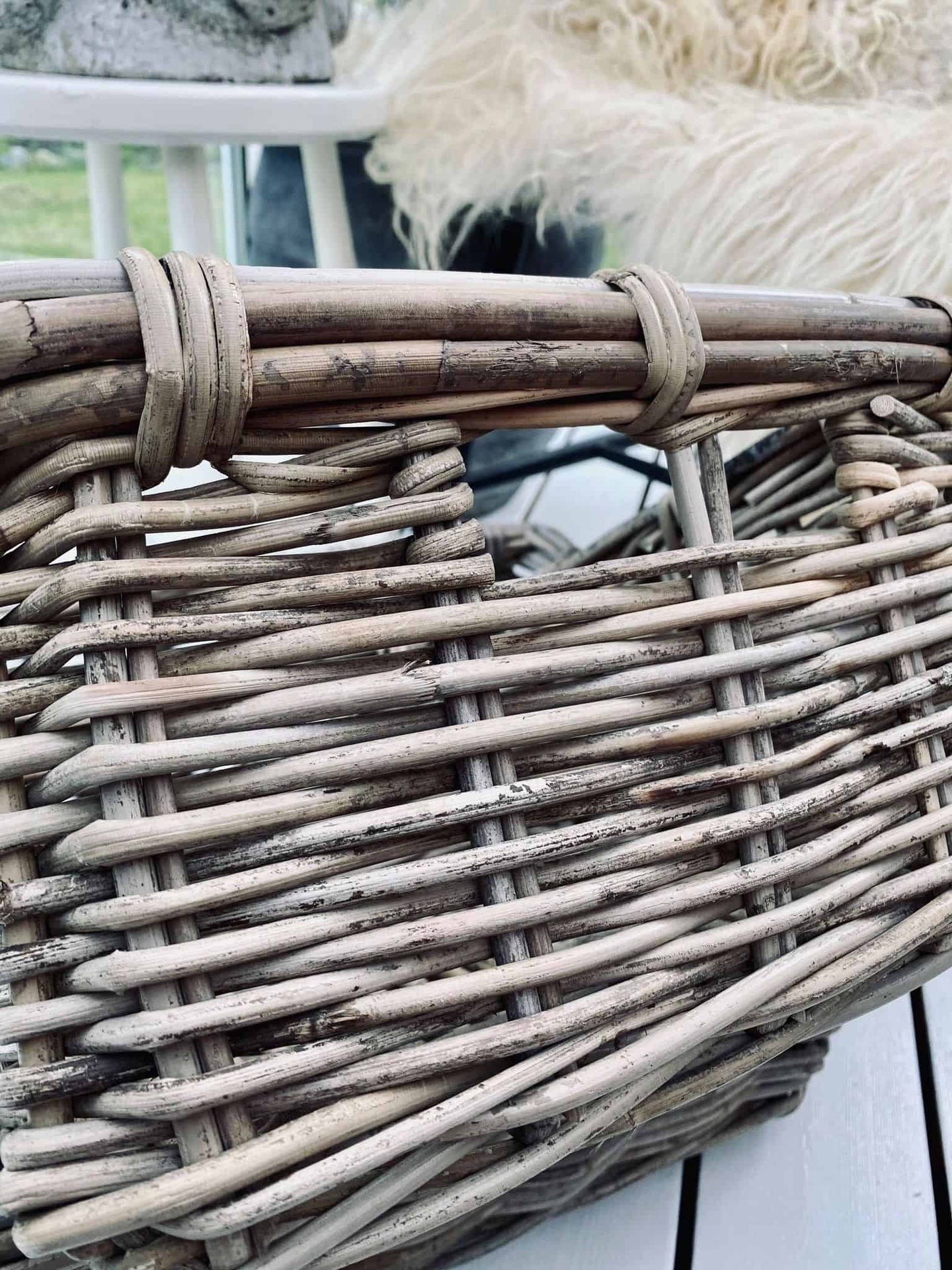 Kurv / kasse i kraftig rattan - Lille - VIAMAJA.DK