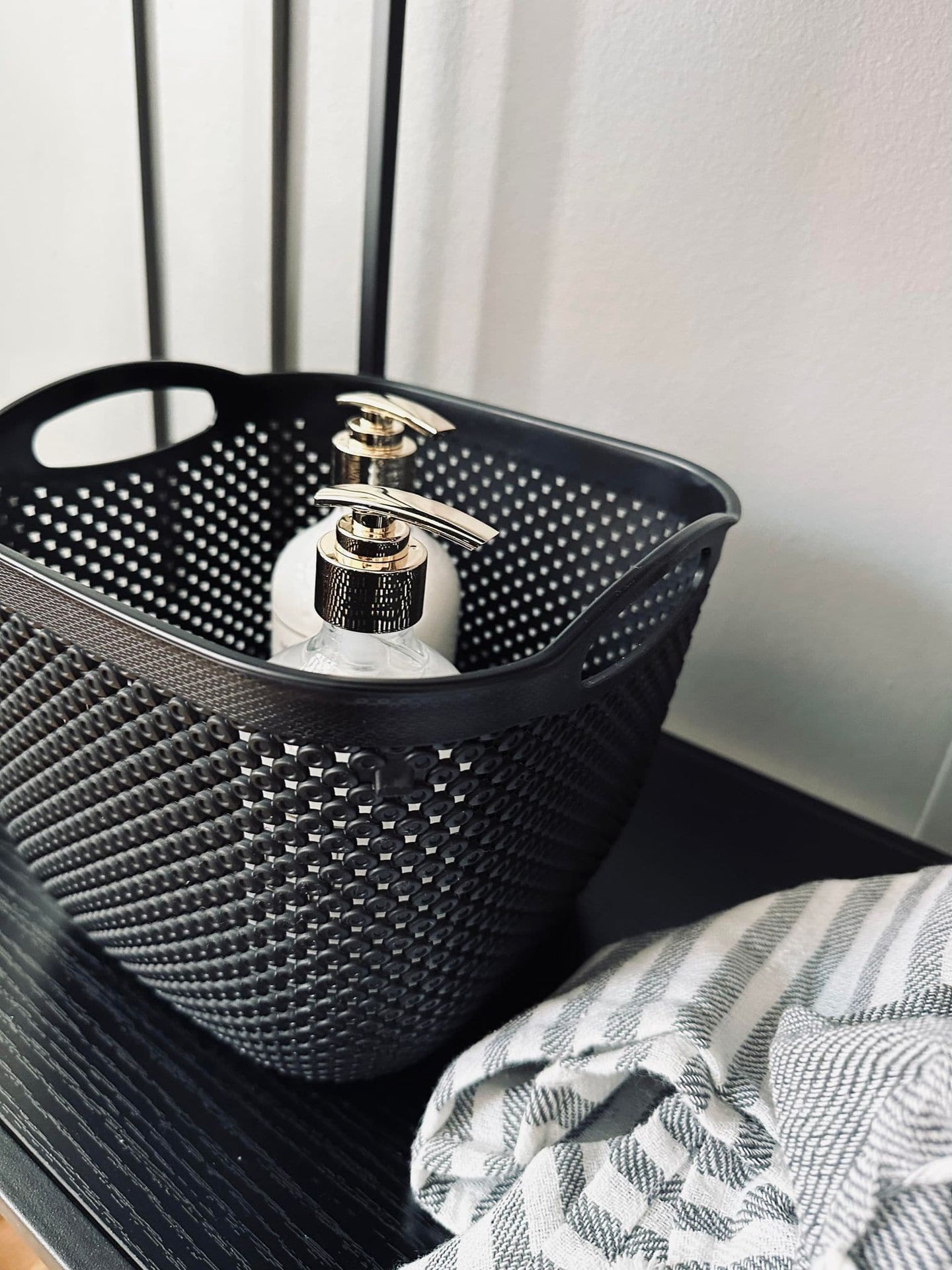 Kurv til opbevaring - VILA Black - VIAMAJA.DK