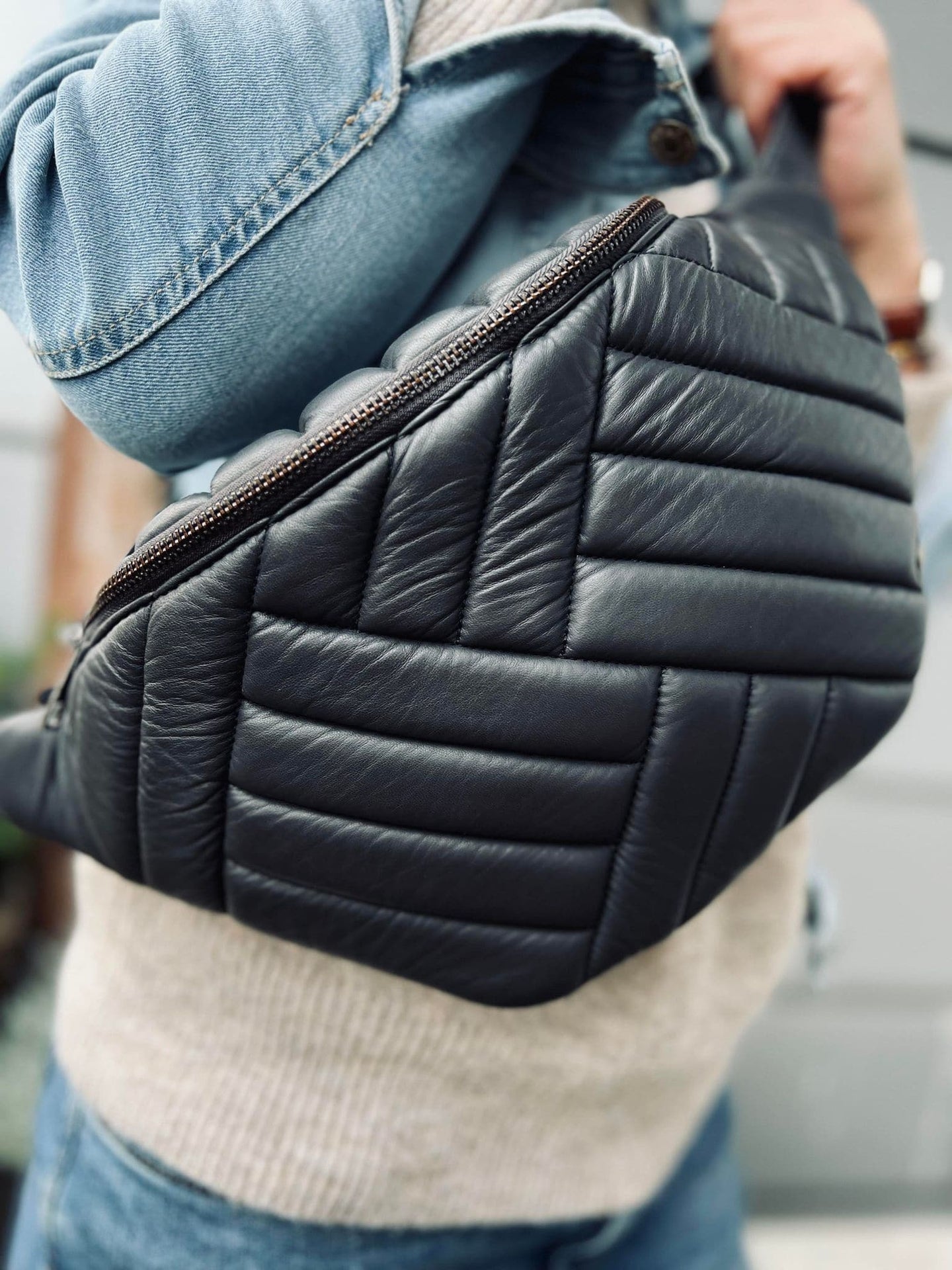 Læder bumbag STRIPE - Blød lammeskind - VIAMAJA.DK