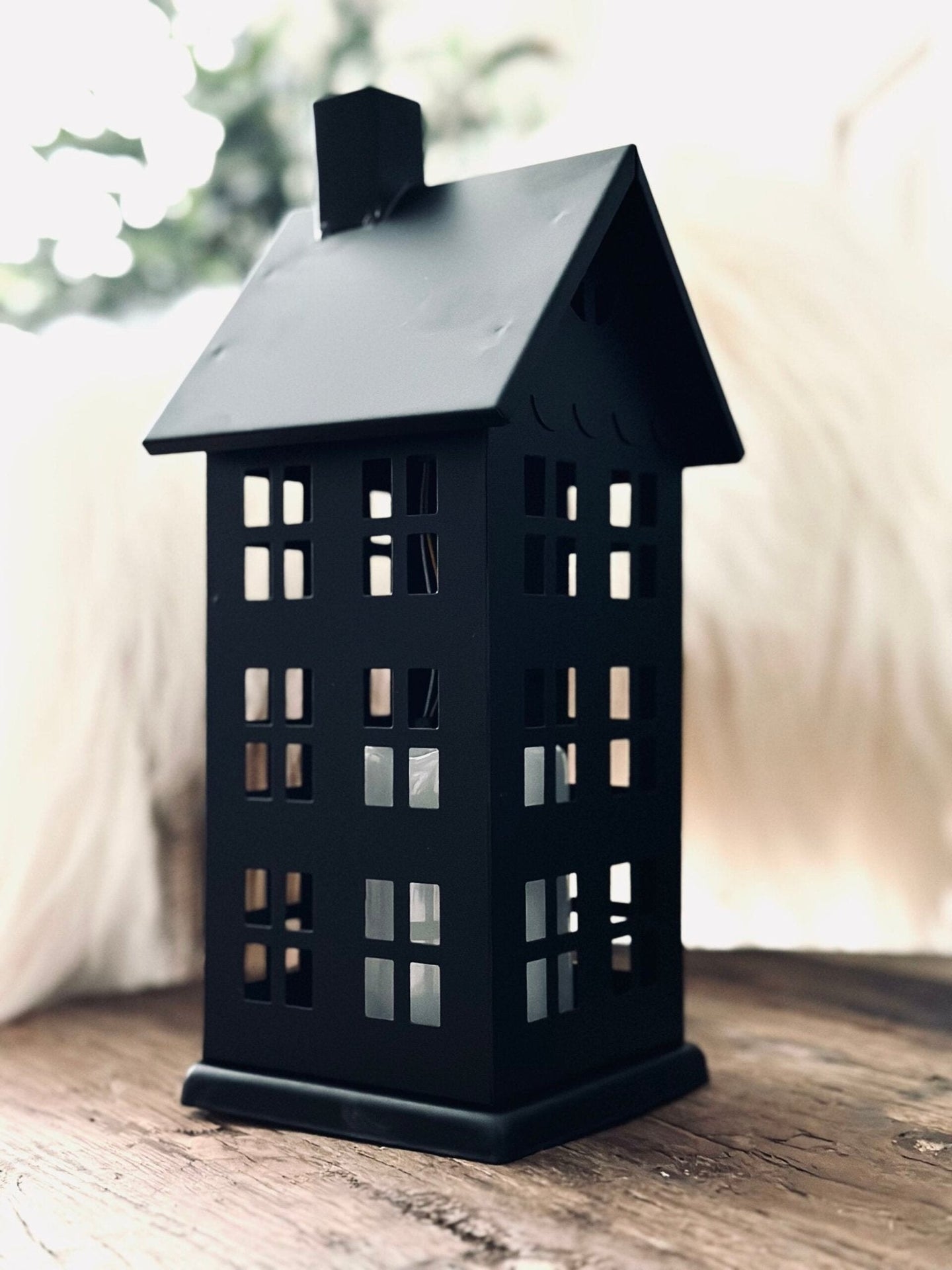 Lanterne hus m. Solceller – Stor - VIAMAJA.DK