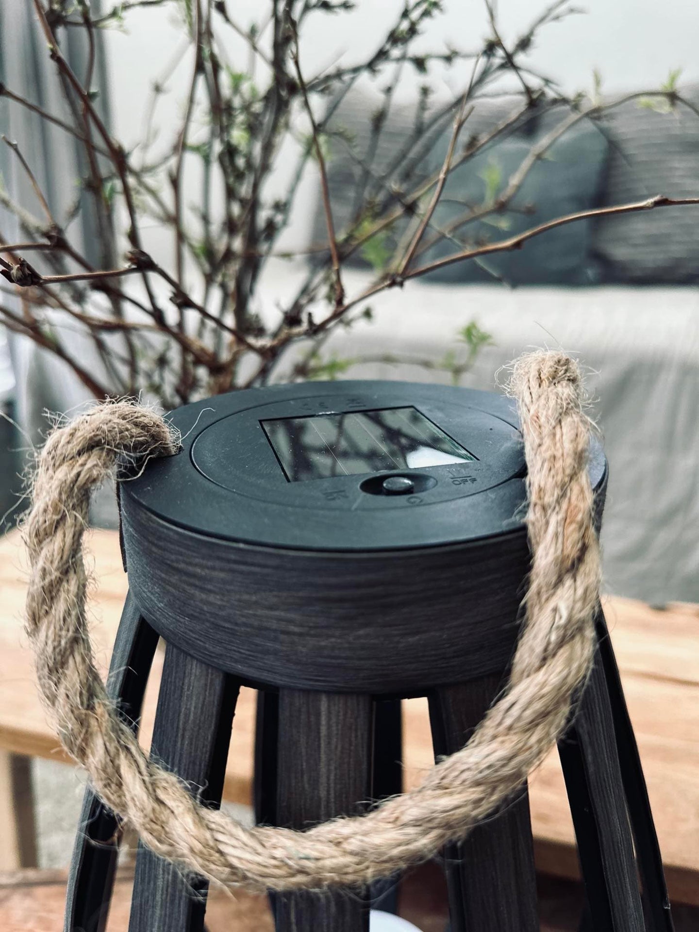 Lanterne med solceller – Dark 34cm - VIAMAJA.DK