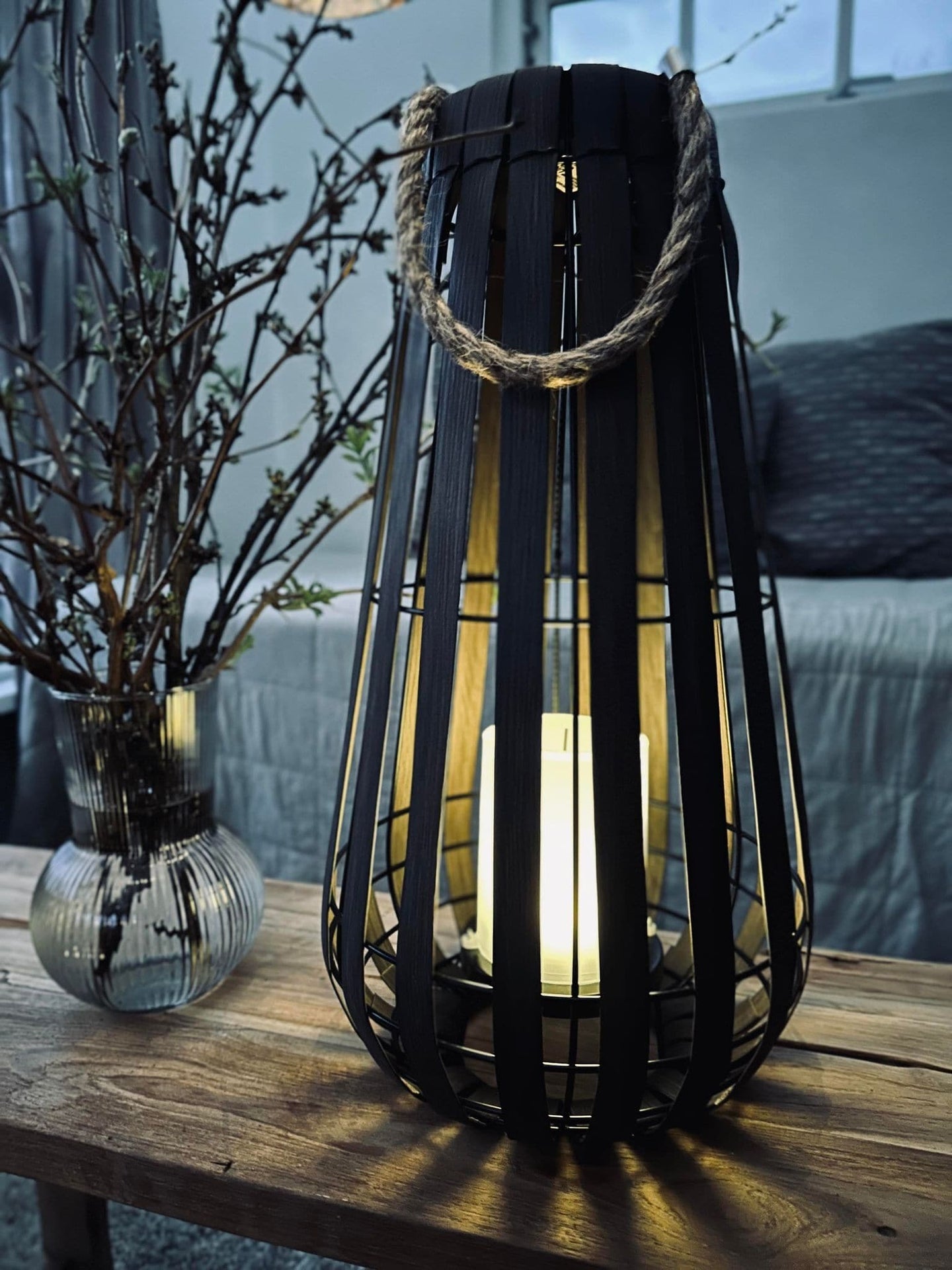 Lanterne med solceller – Dark 43cm - VIAMAJA.DK