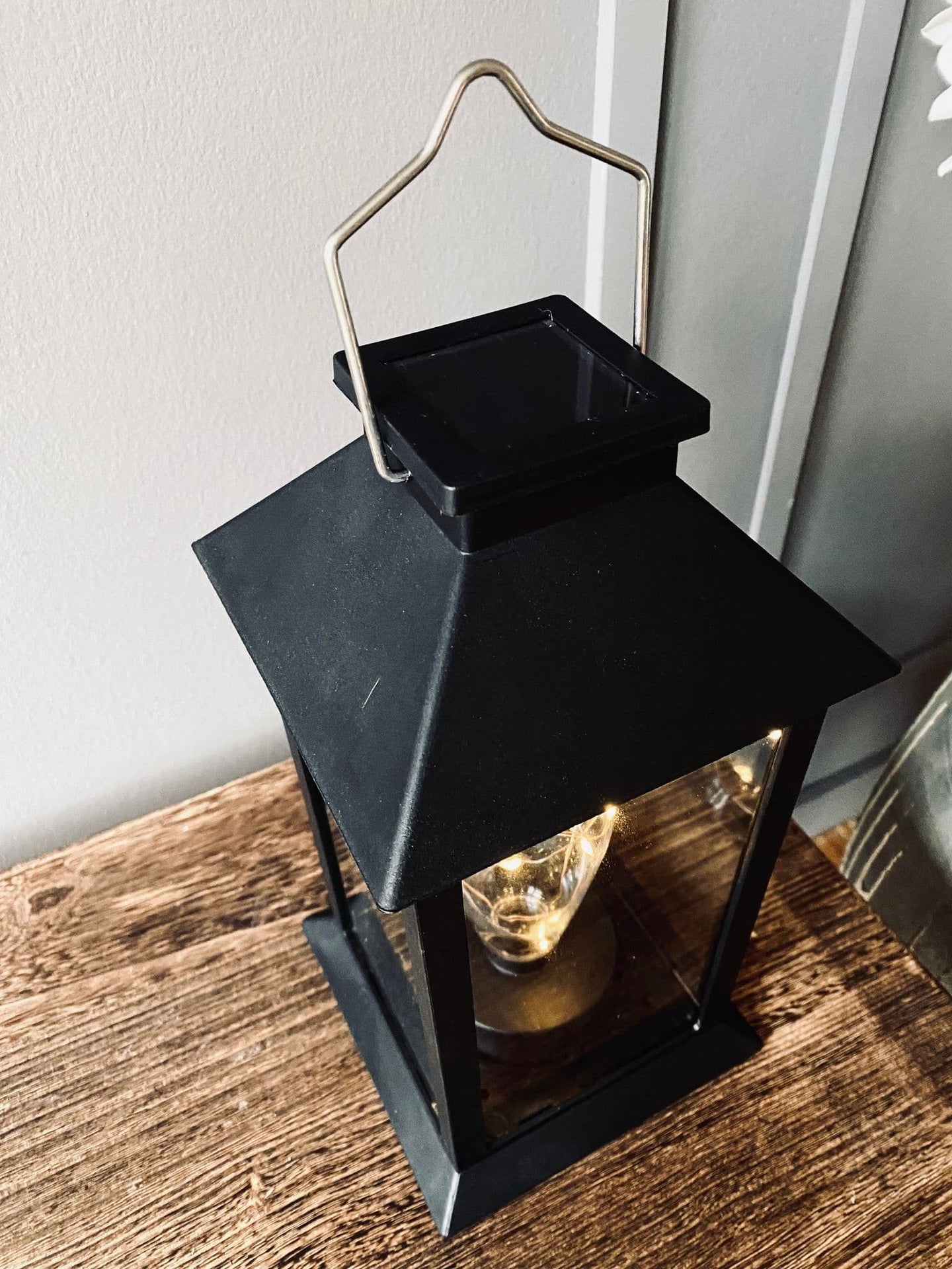 Lanterne med solceller - NO. 1 - VIAMAJA.DK