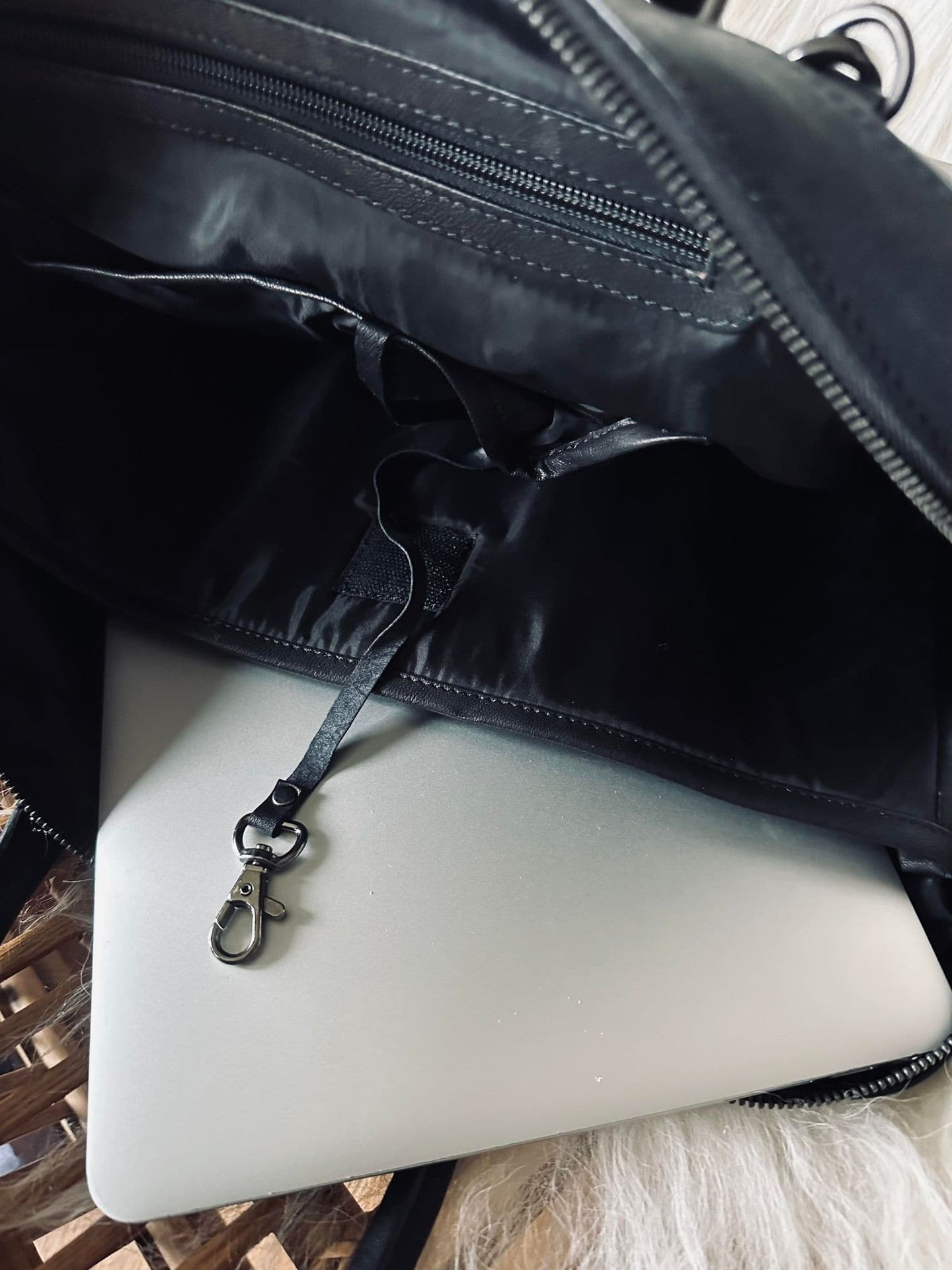 Laptop Black London - VIAMAJA.DK