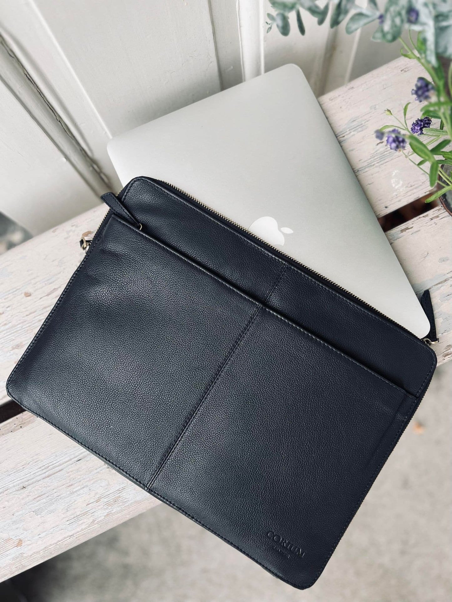 Laptop sleeve - BLACK LEATHER - VIAMAJA.DK