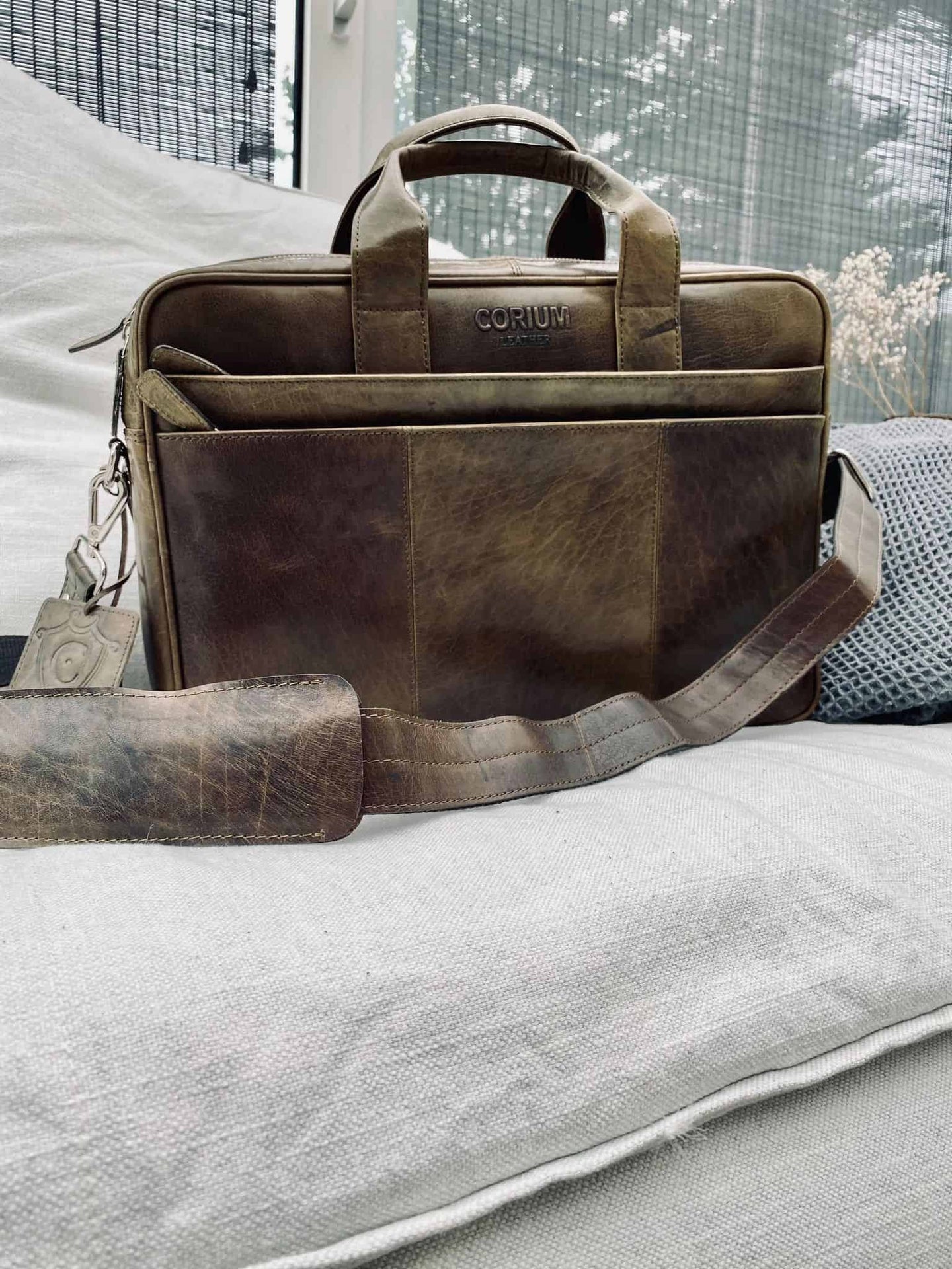 Laptop Taske MELLO – Olivien skind – - VIAMAJA.DK