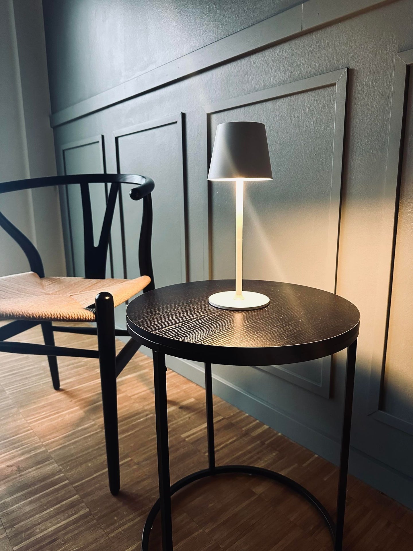 LED Bordlampe genopladelig – Hvid - VIAMAJA.DK