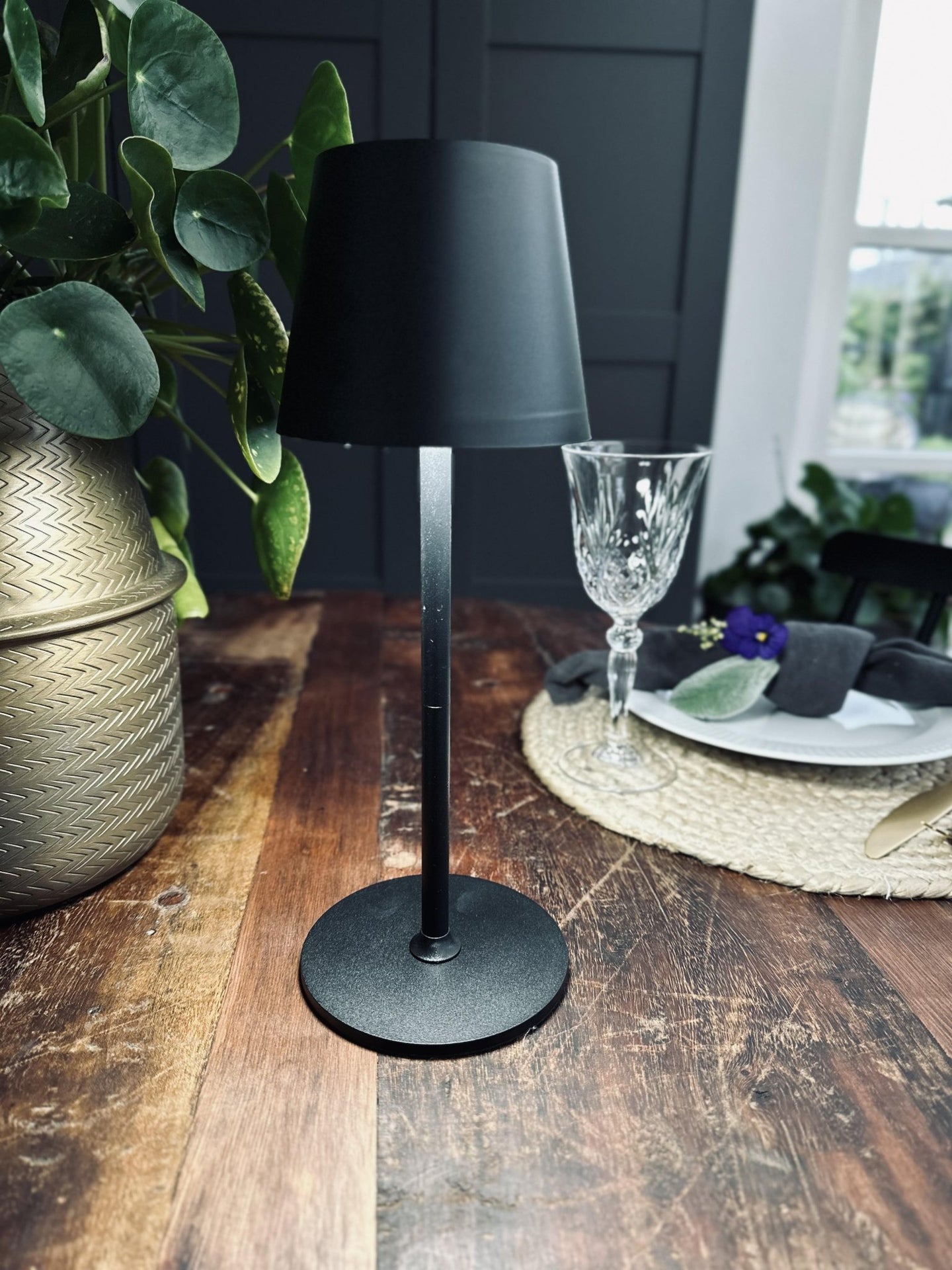 LED Bordlampe genopladelig – Sort - VIAMAJA.DK