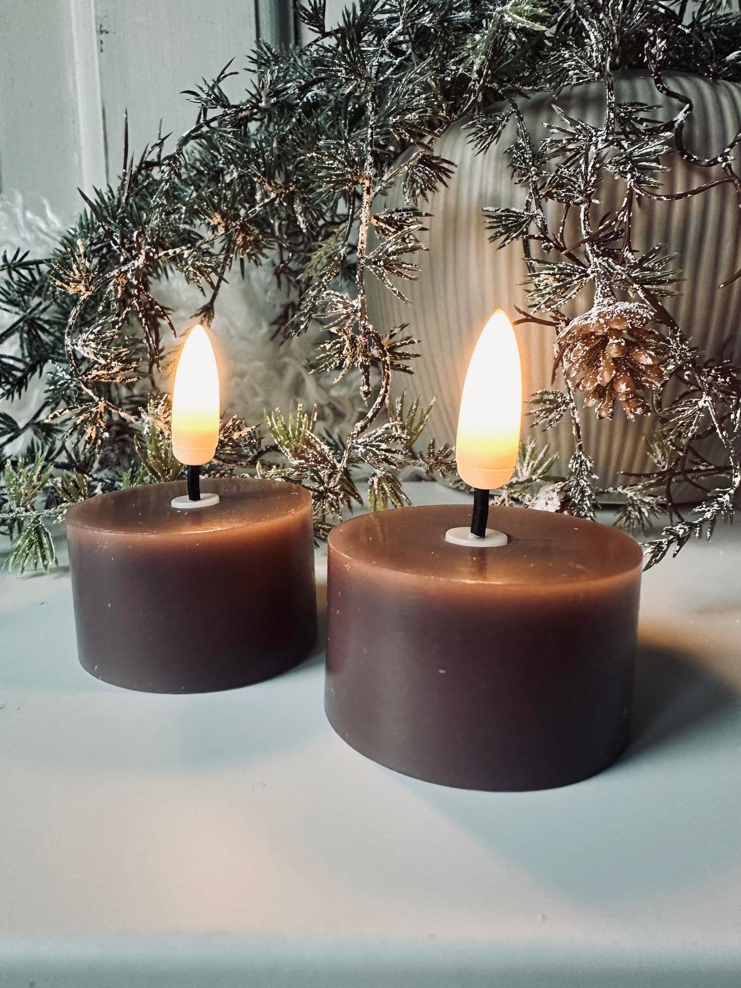 LED Fyrfadslys 2 stk - Grå / taupe voks - VIAMAJA.DK