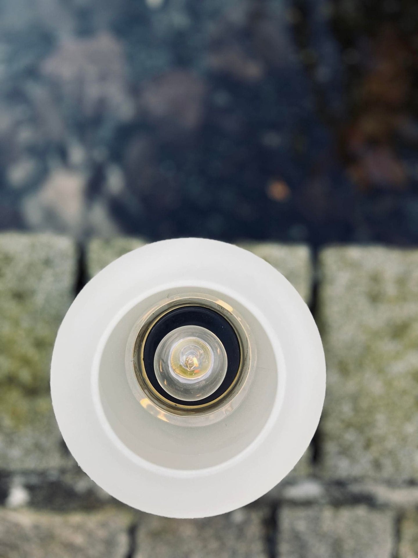 LED Lampe i mat glas med guld - 2. Sortering - VIAMAJA.DK
