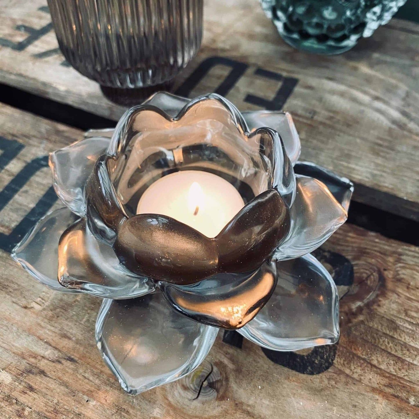 Lotus lysestage - røgfarvet glas - VIAMAJA.DK
