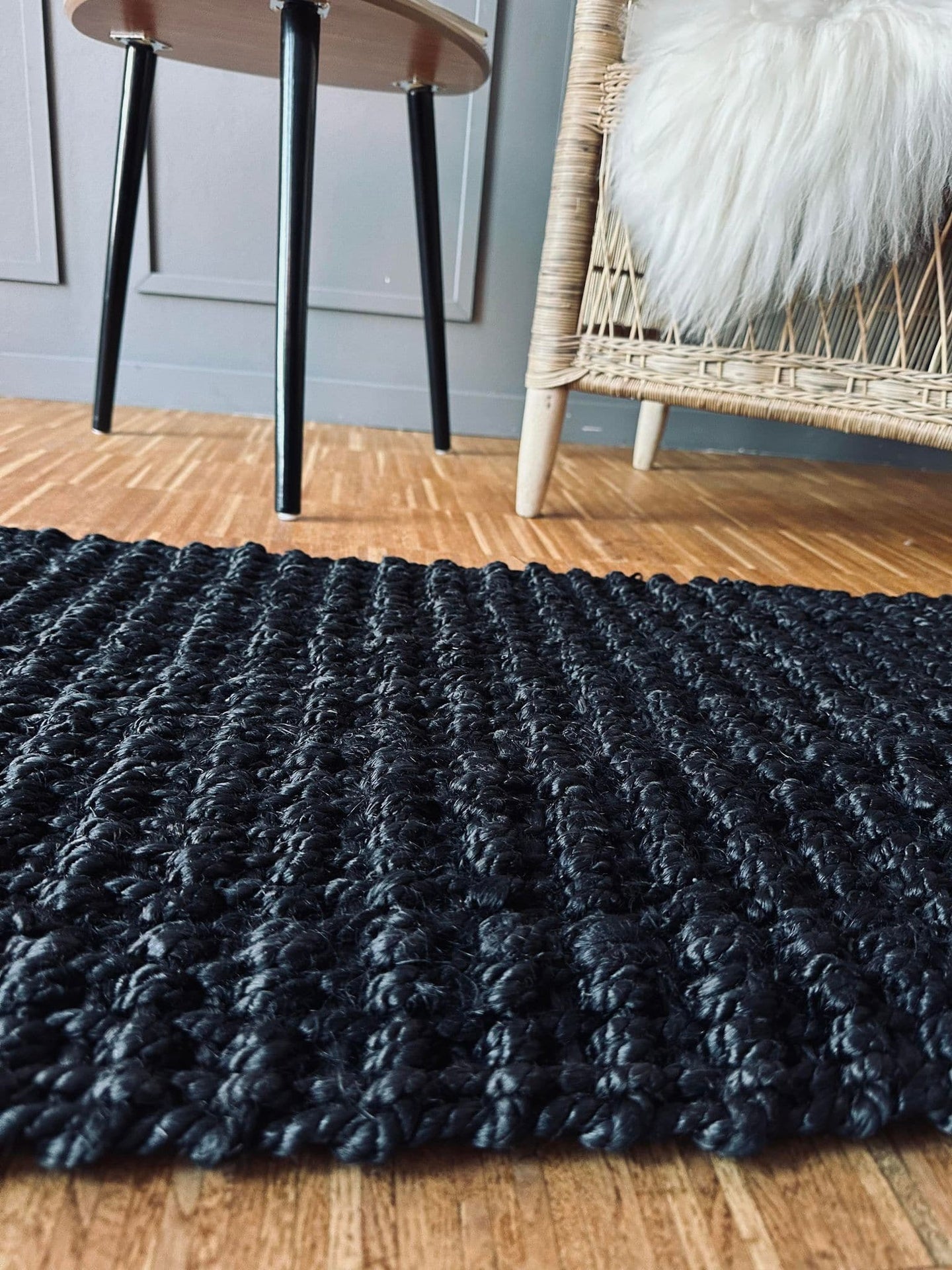 Luksus måtte i black jute – 50x80cm - VIAMAJA.DK