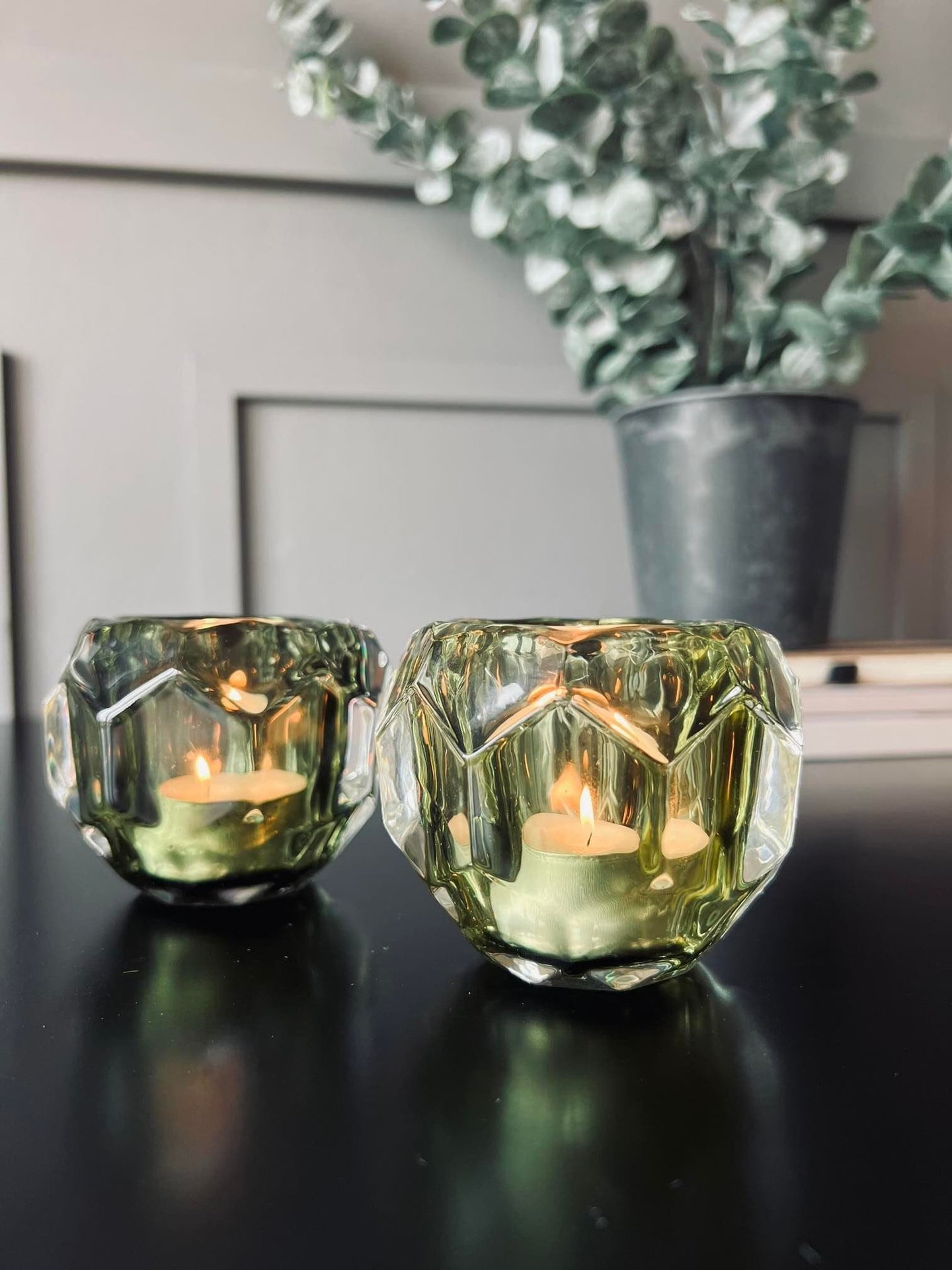 Lysestage med flot effekt - Grøn glas - VIAMAJA.DK
