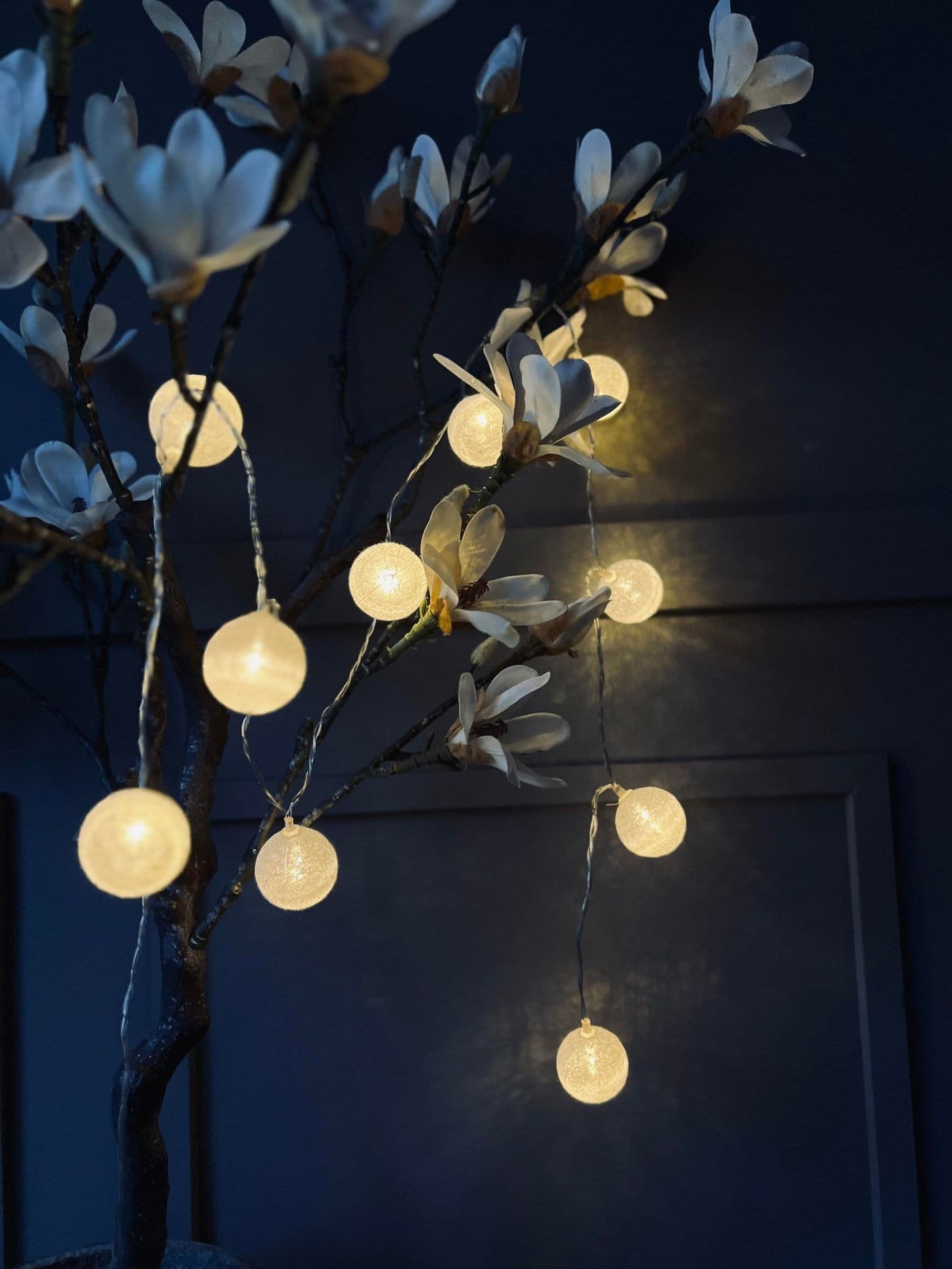 Lyskæde deko med 10 led kugler - batteriboks - VIAMAJA.DK