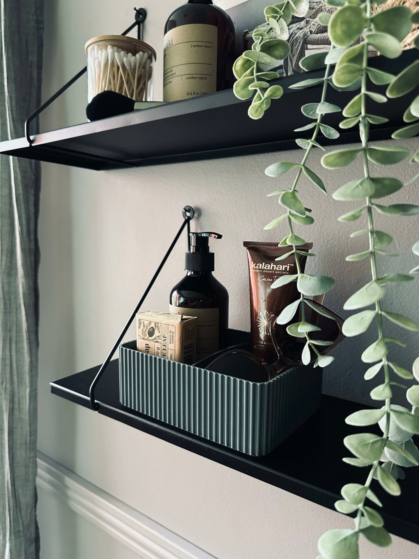 Makeup organiser med opdeling – Grå - VIAMAJA.DK