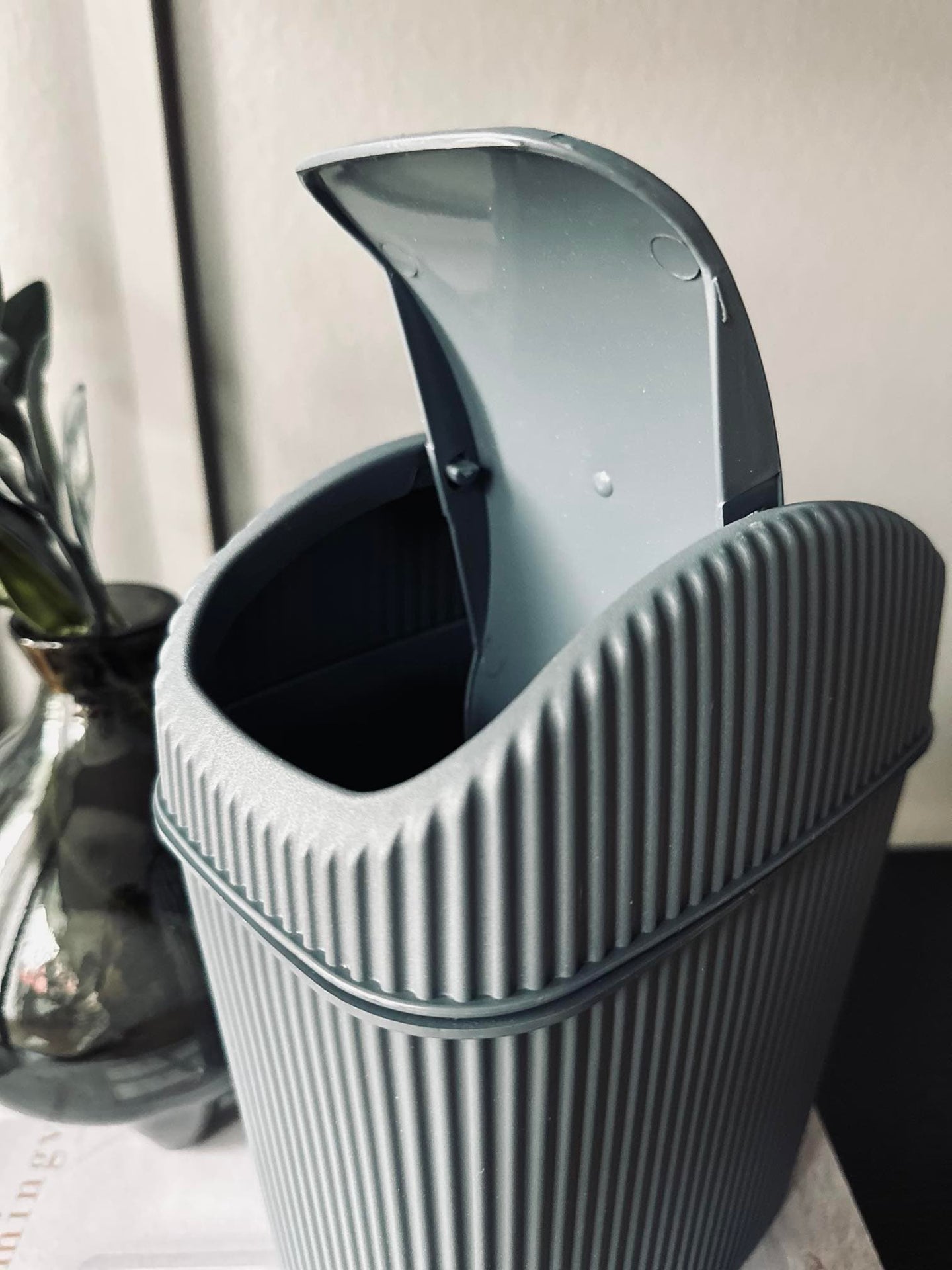 Makeup spand - Grå - VIAMAJA.DK