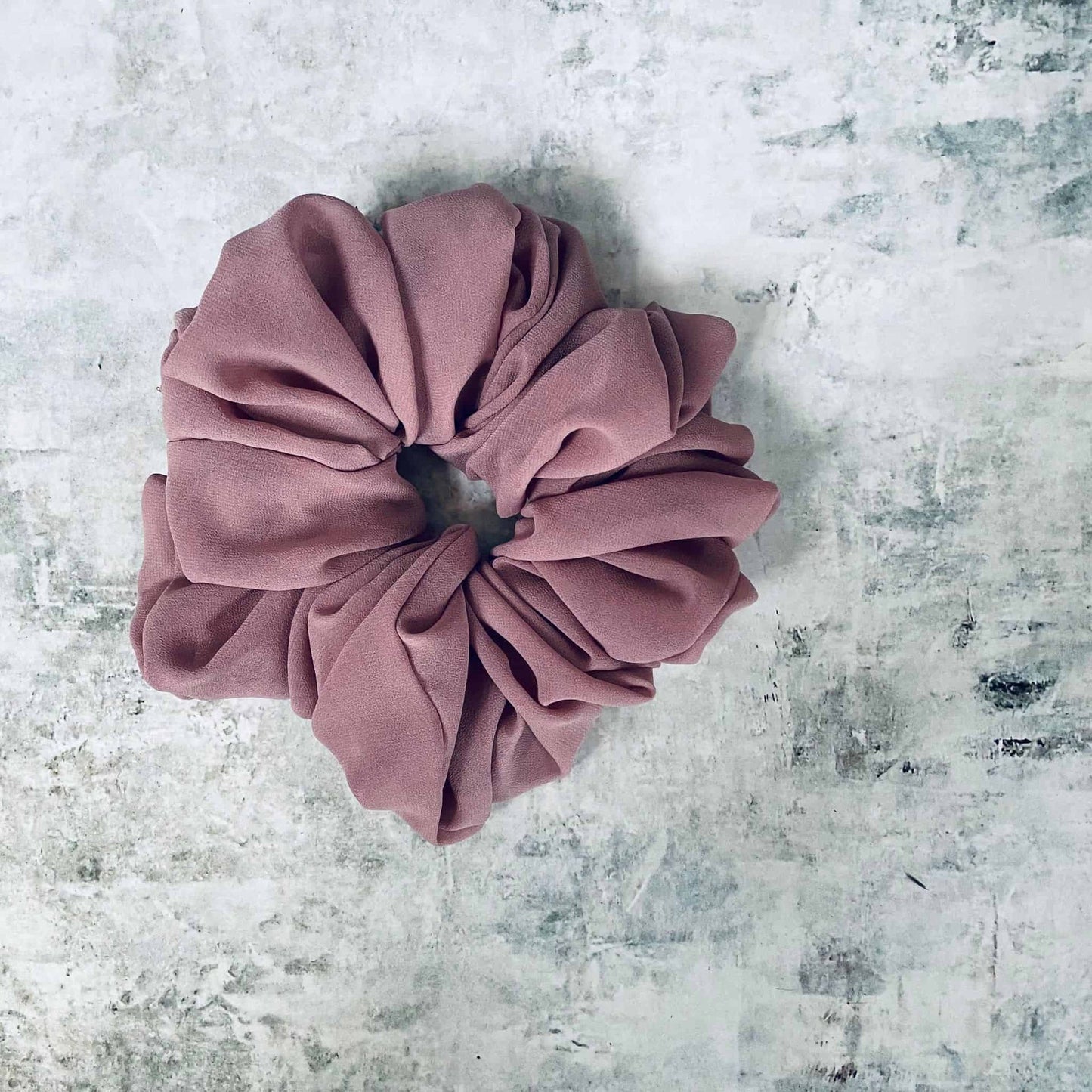 MEGA Scrunchie Støvet Rosa - VIAMAJA.DK