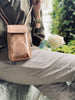 Mobil-Crossbody FREJA, Raw brown