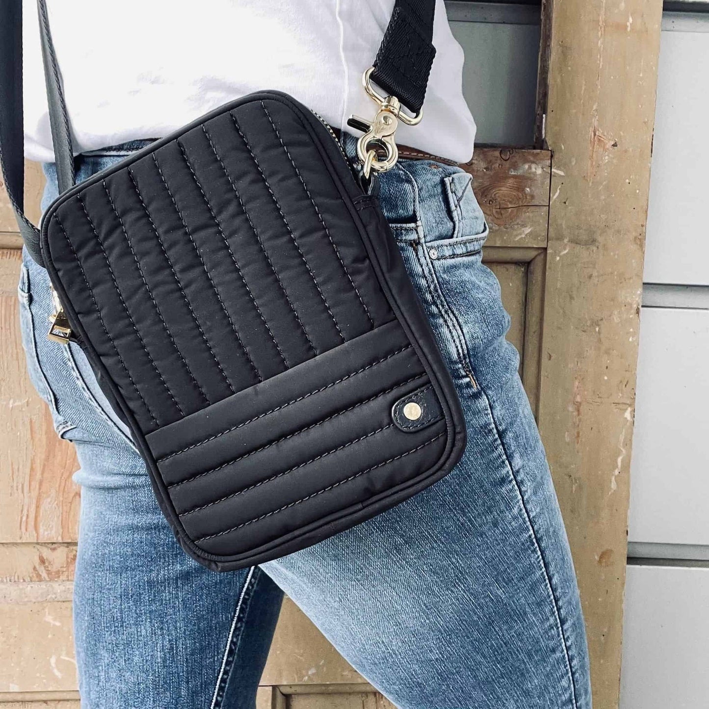 Mobiltaske - BLACK Recycle kollektion af plasticflasker - VIAMAJA.DK