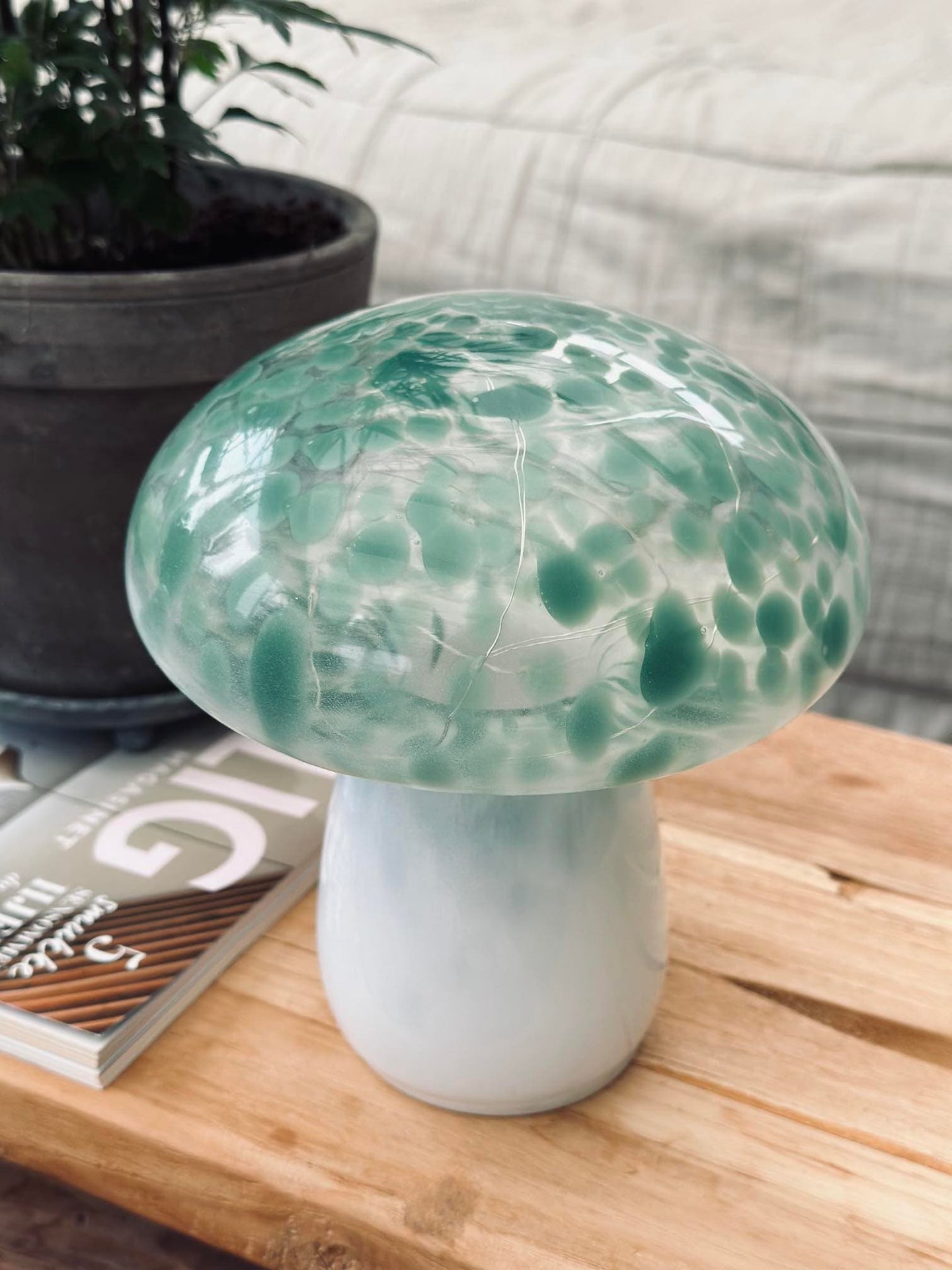 MUSHROOM Lampe m. LED – Grøn mundblæst glas - VIAMAJA.DK