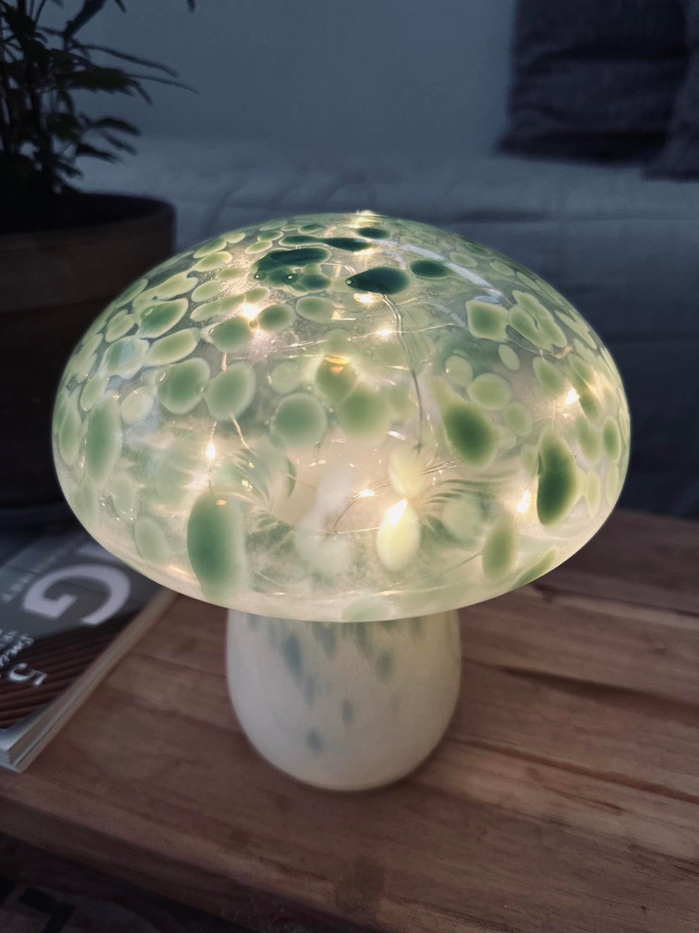 MUSHROOM Lampe m. LED – Grøn mundblæst glas - VIAMAJA.DK
