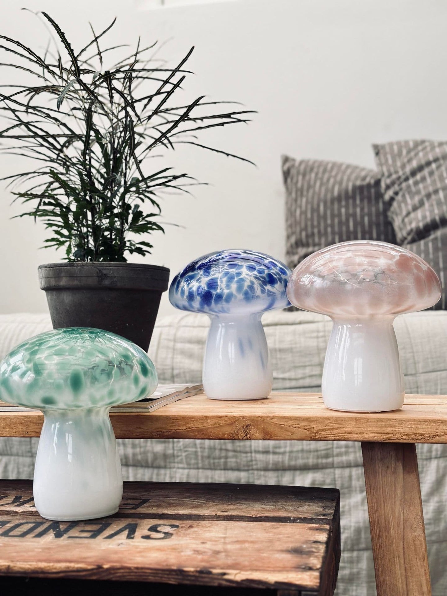 MUSHROOM Lampe m. LED – Rosa mundblæst glas - VIAMAJA.DK