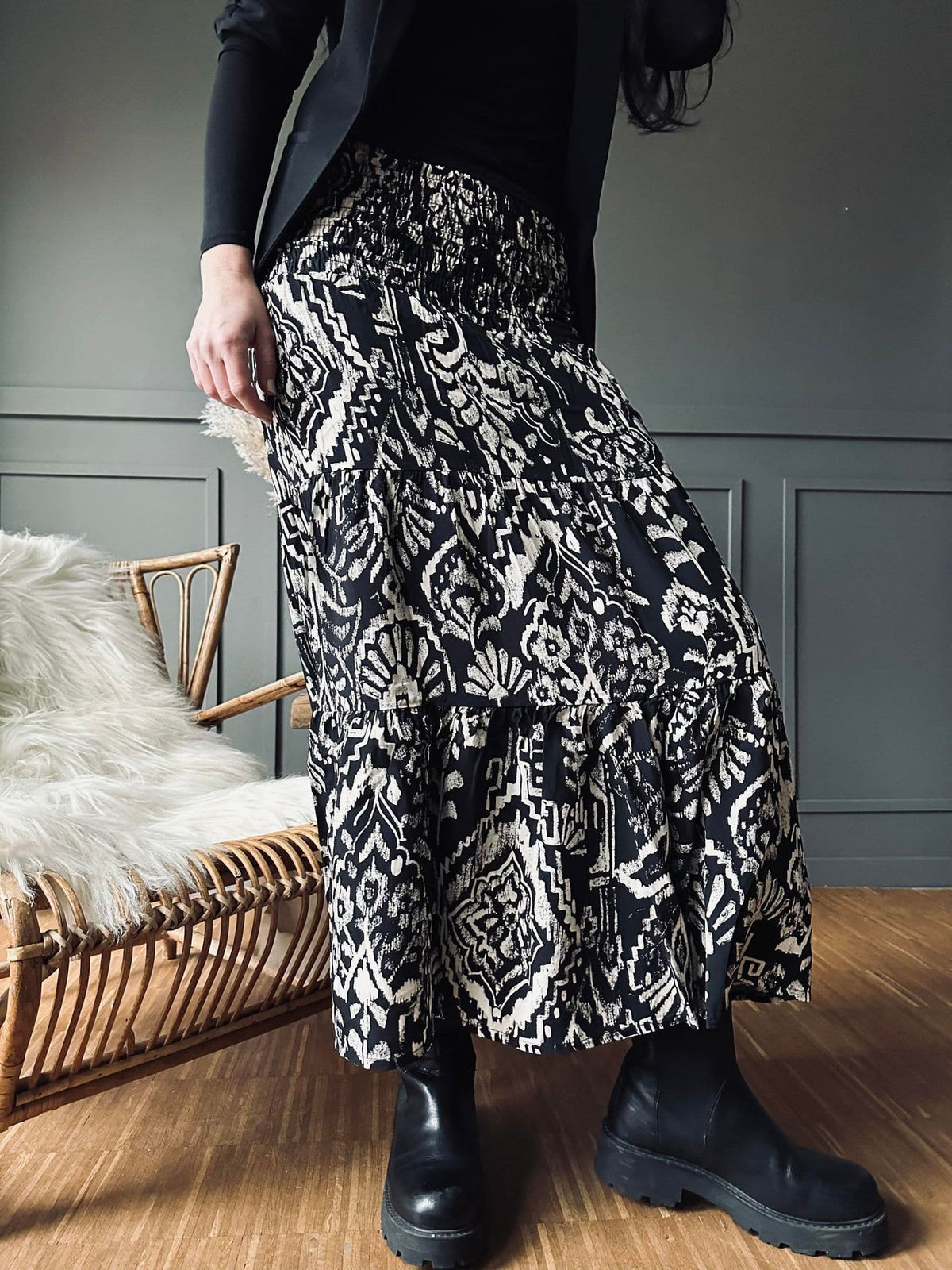 Nederdel Boho Inka black - VIAMAJA.DK