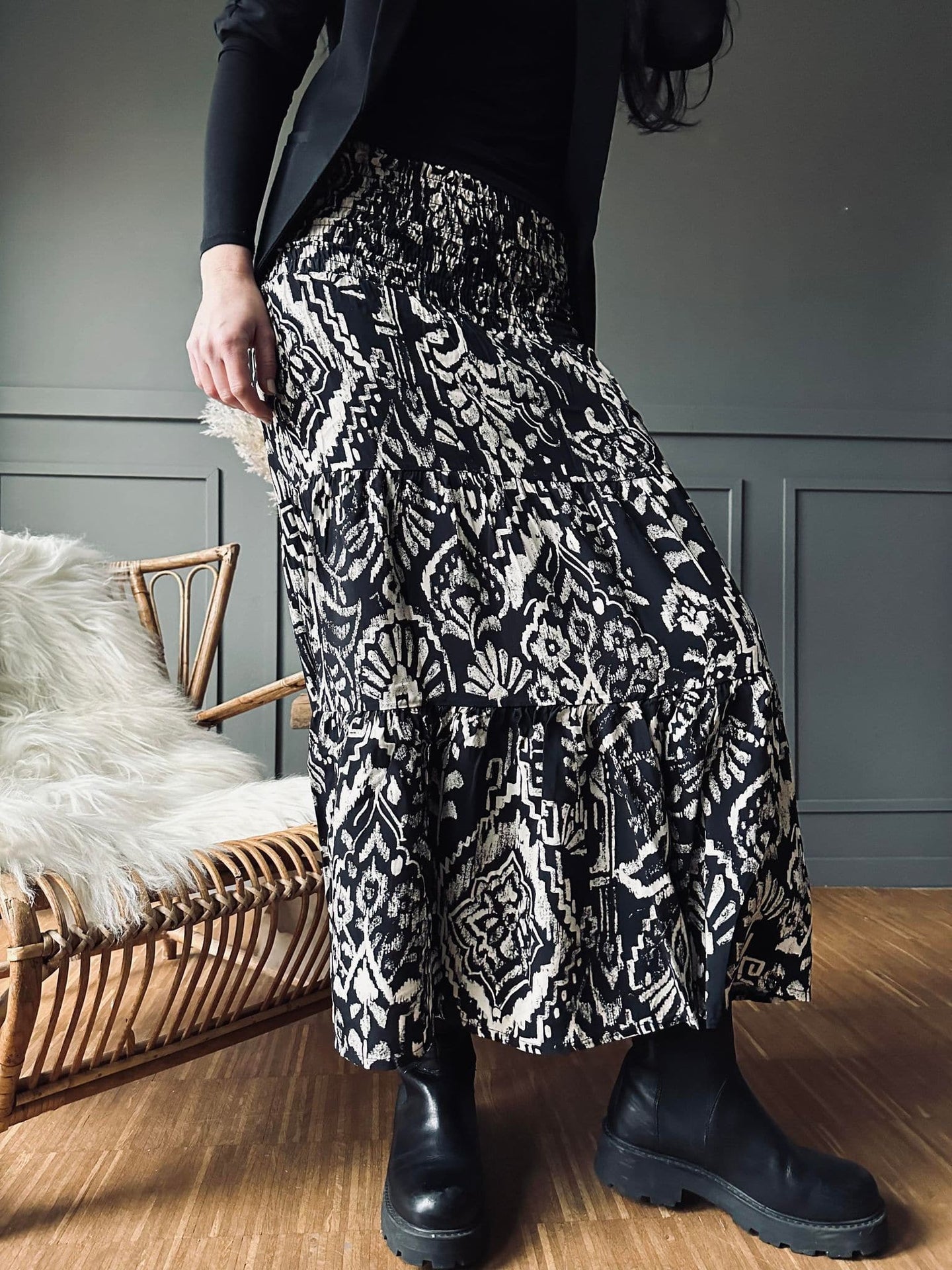 Nederdel Boho Inka black - VIAMAJA.DK