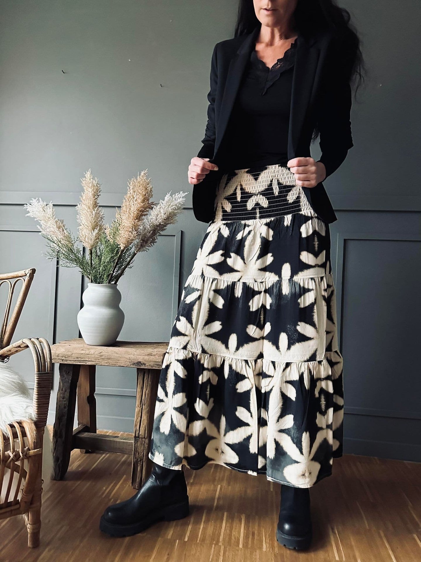 Nederdel Boho Leaf black - VIAMAJA.DK