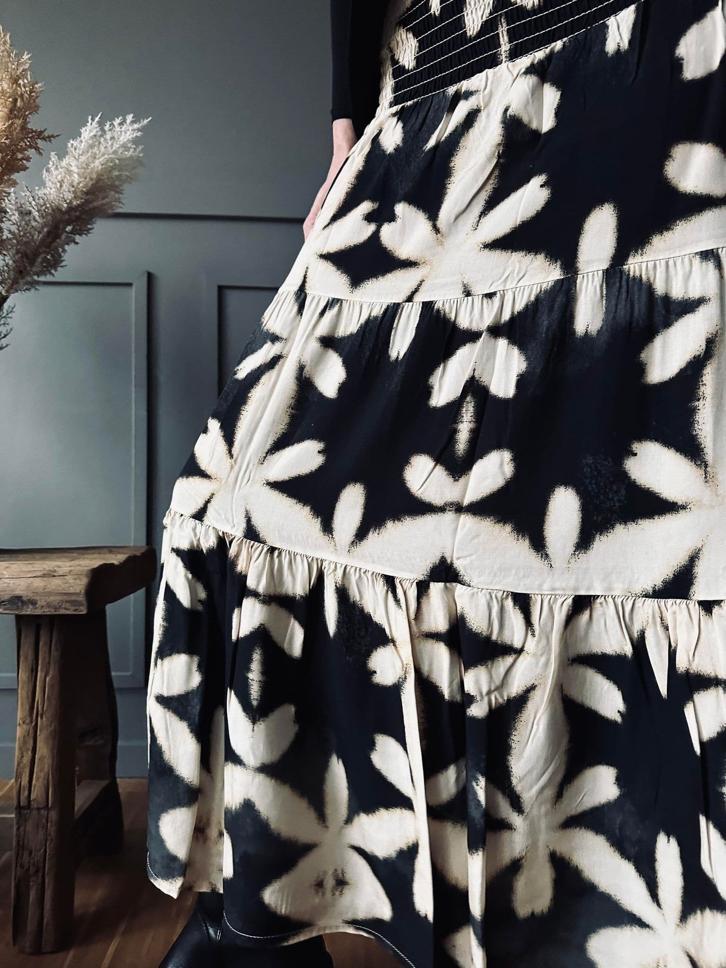 Nederdel Boho Leaf black - VIAMAJA.DK