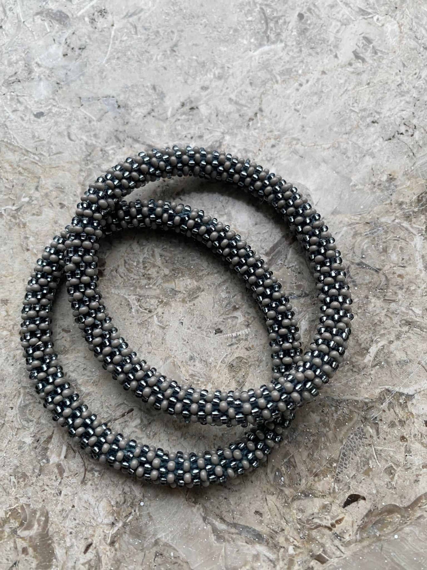 Nepal armbånd - Grey - VIAMAJA.DK