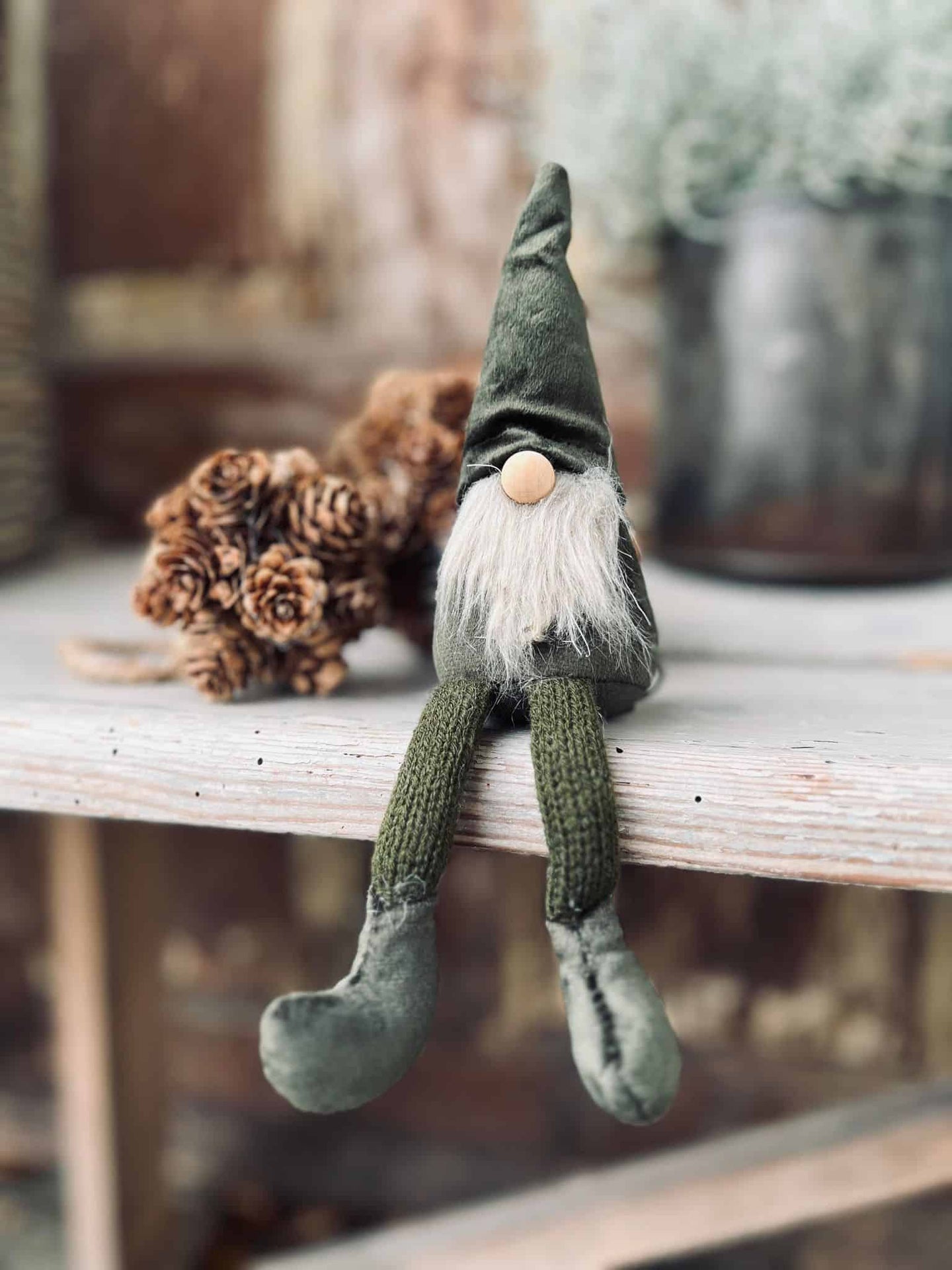 Nisse i velour med lange ben - Grøn 22cm - VIAMAJA.DK