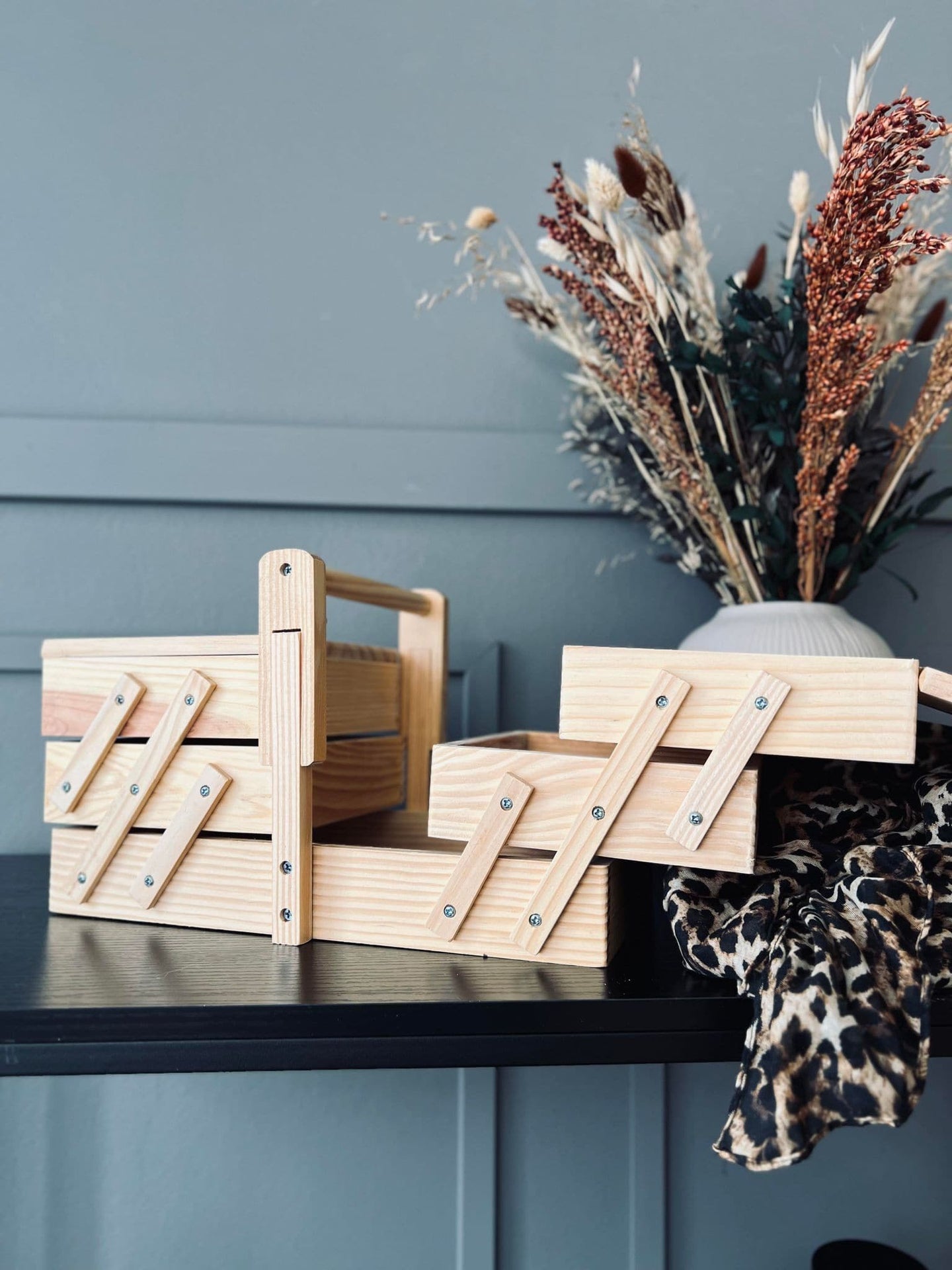 Opbevaringskasse i træ til sytråd mm - VIAMAJA.DK