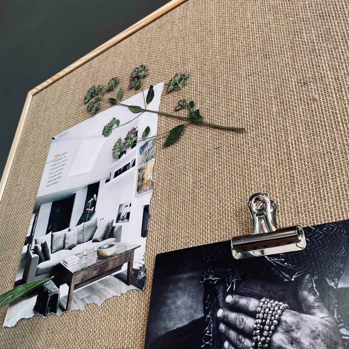 Opslagstavle - Hessian med natur ramme 60x80 - VIAMAJA.DK