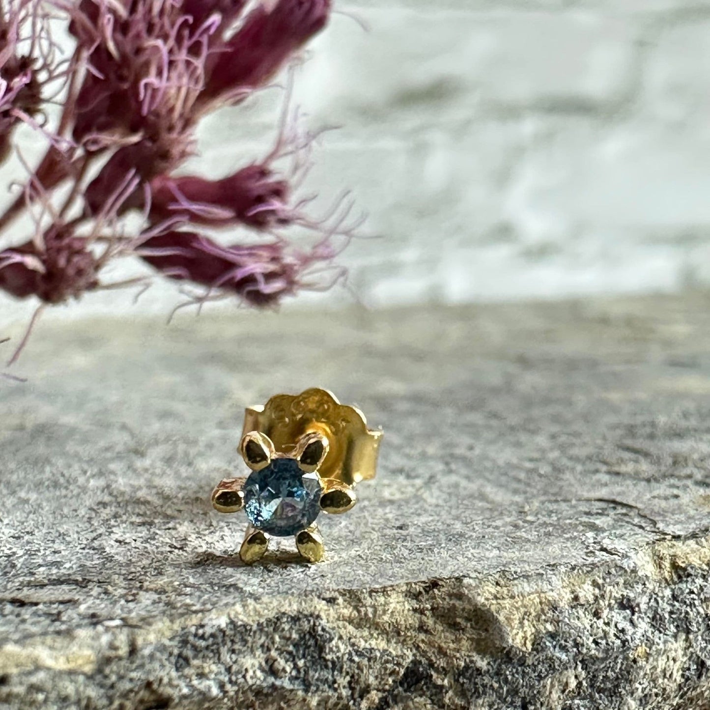 Ørestik Single GIA Azur blue 18K forgyldt - 1 stk - VIAMAJA.DK