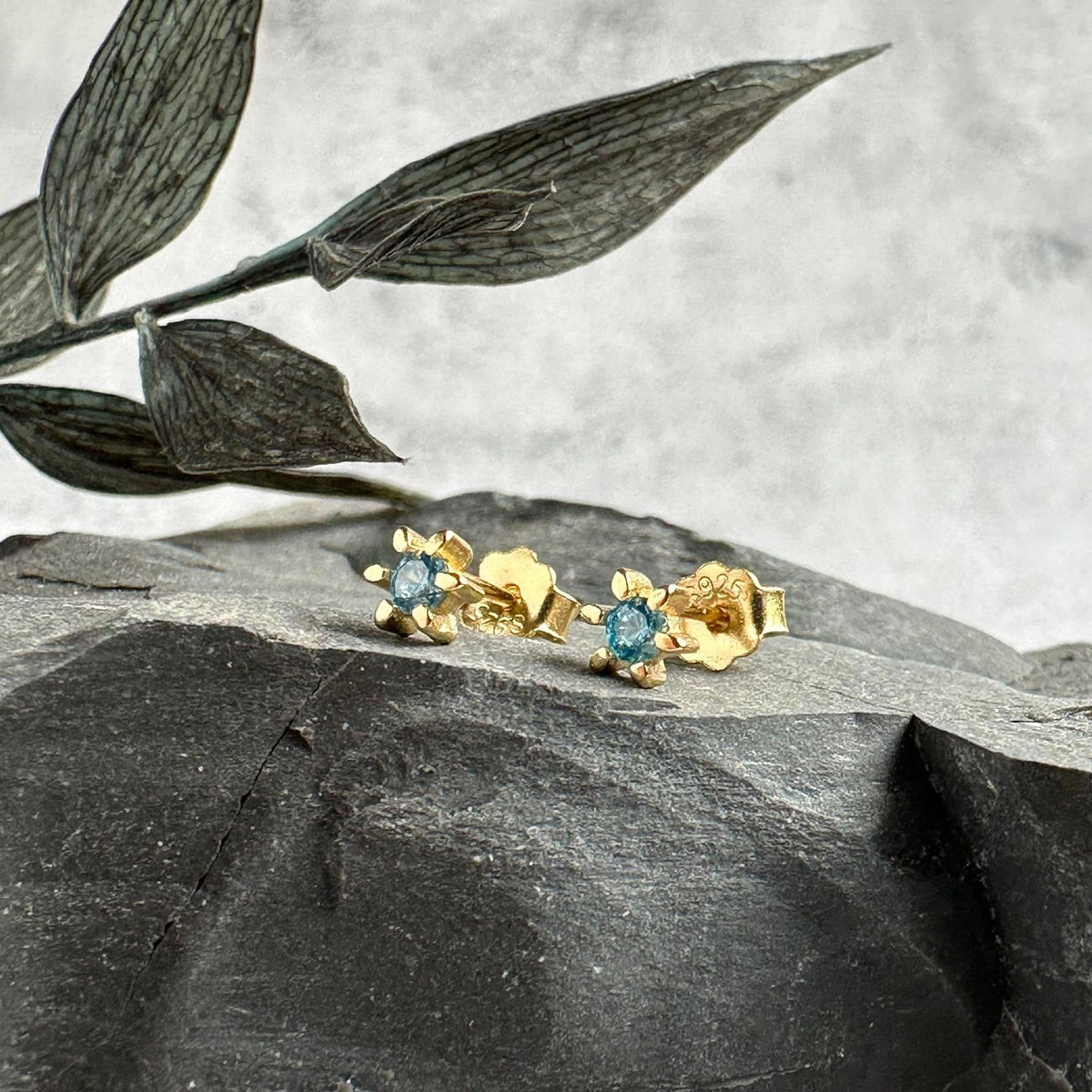 Ørestikker GIA – Blue 18K forgyldt - VIAMAJA.DK