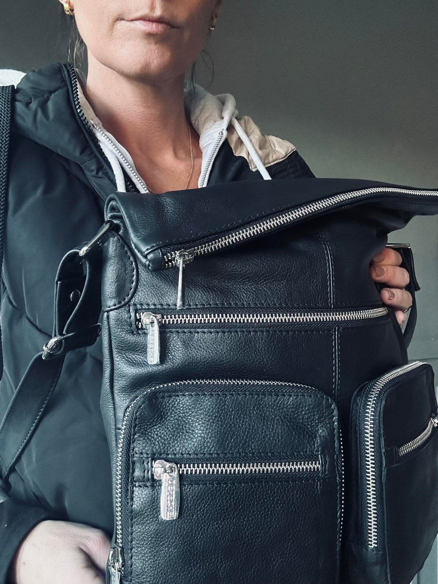 Oversize crossbody - FINA black leather - VIAMAJA.DK