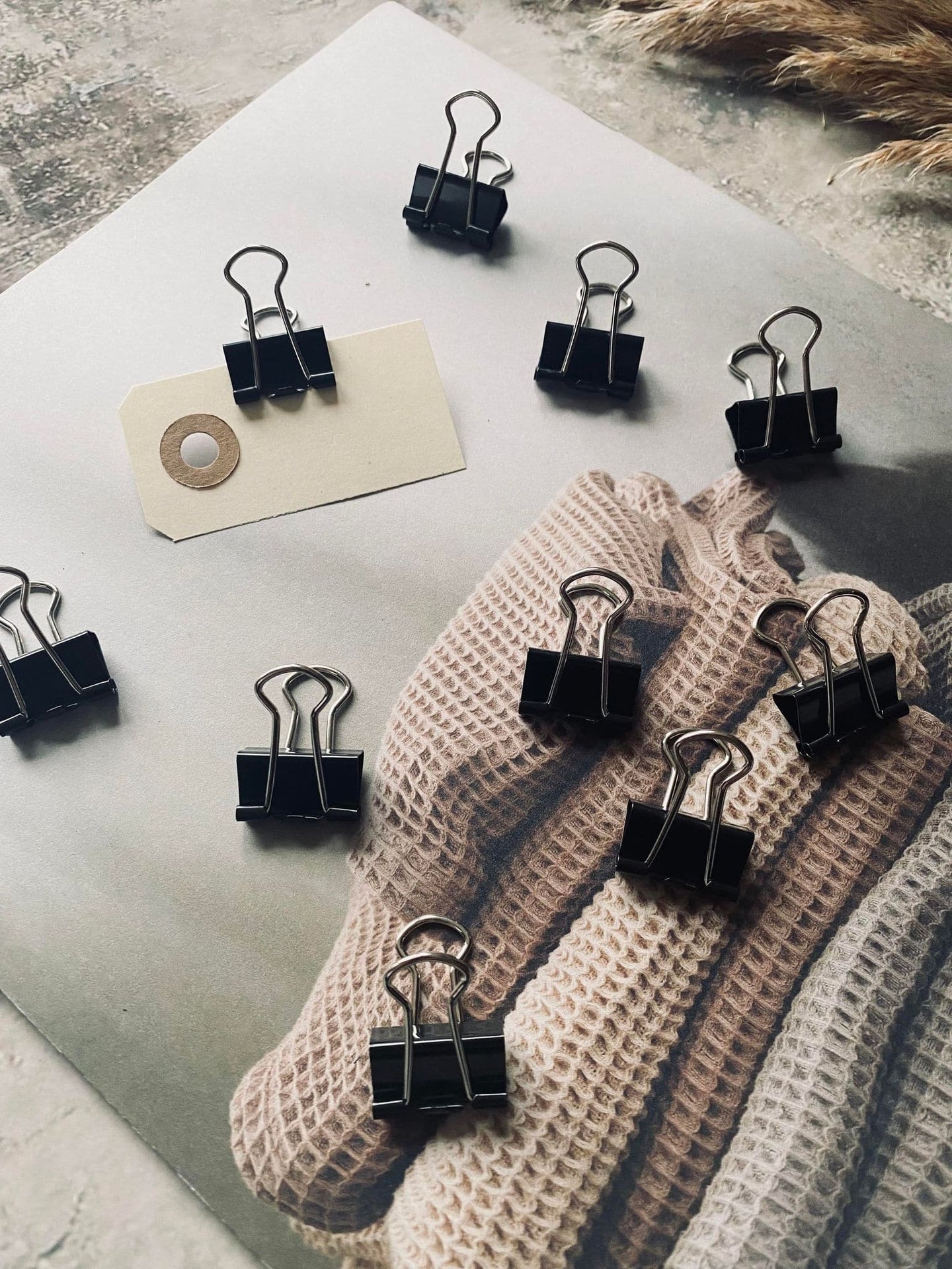 Pakke med 10 stk mini klemmer, sort - VIAMAJA.DK