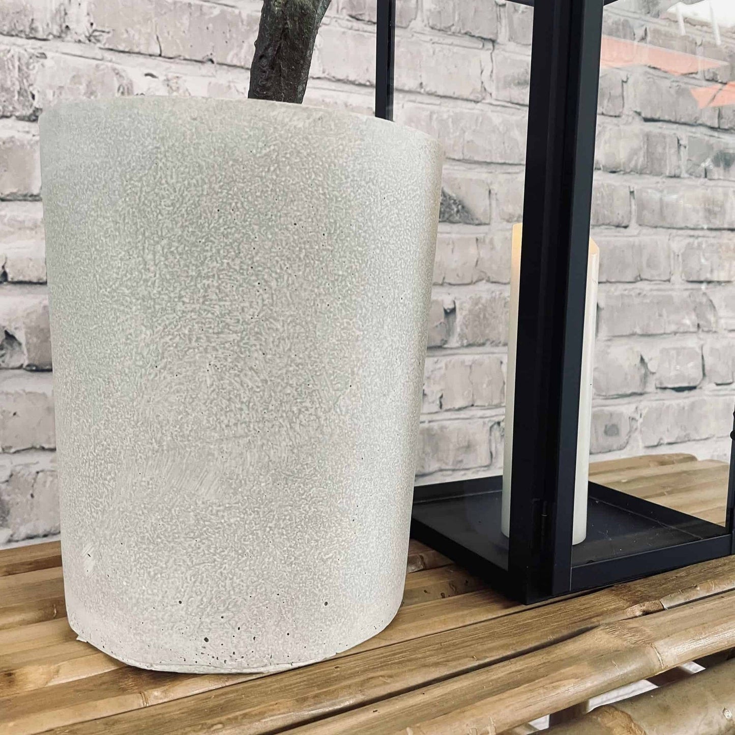 Potte i lysgrå beton NORDIC – Stor potte - VIAMAJA.DK