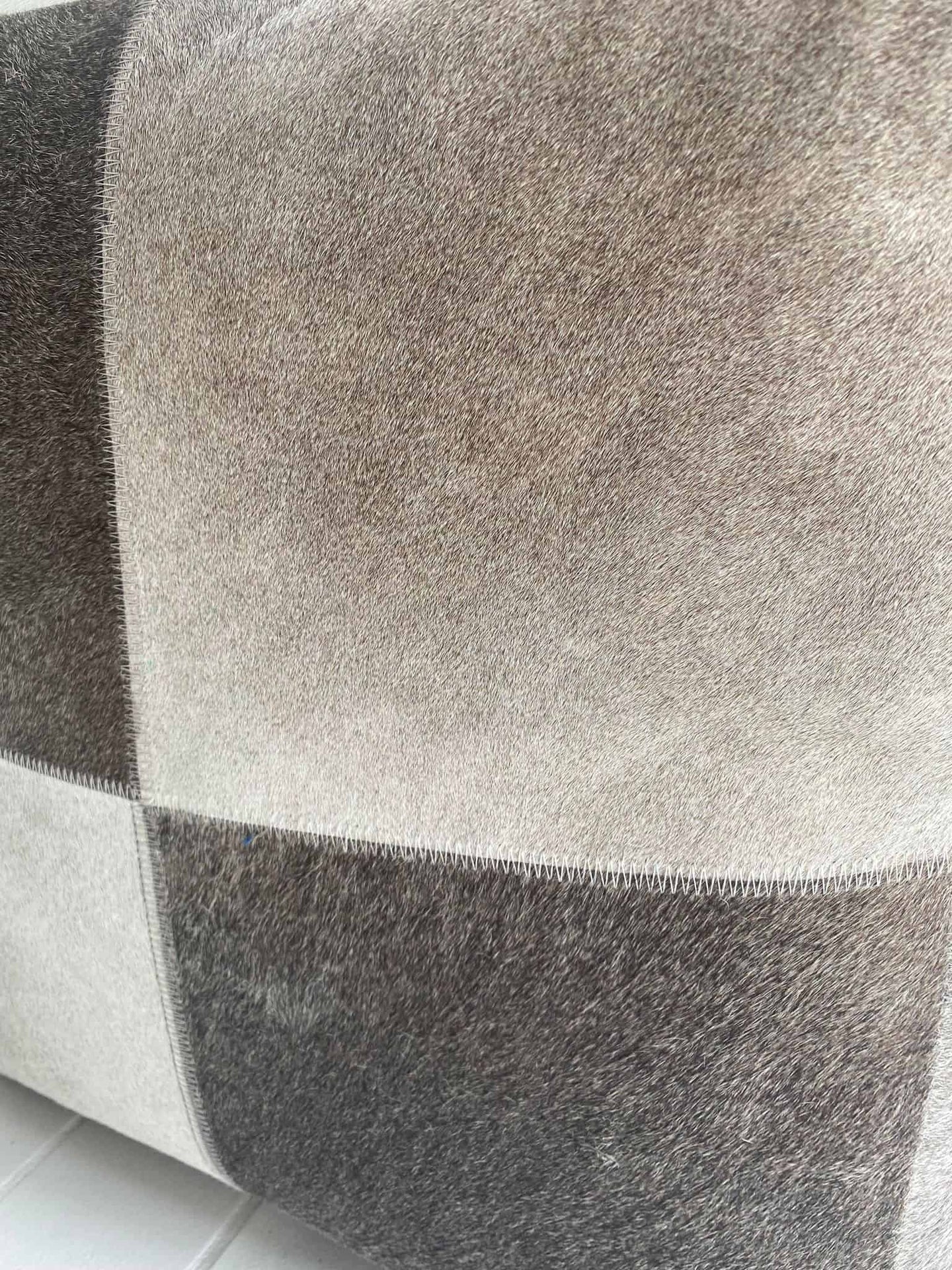 Puf i grå skind - VIAMAJA.DK